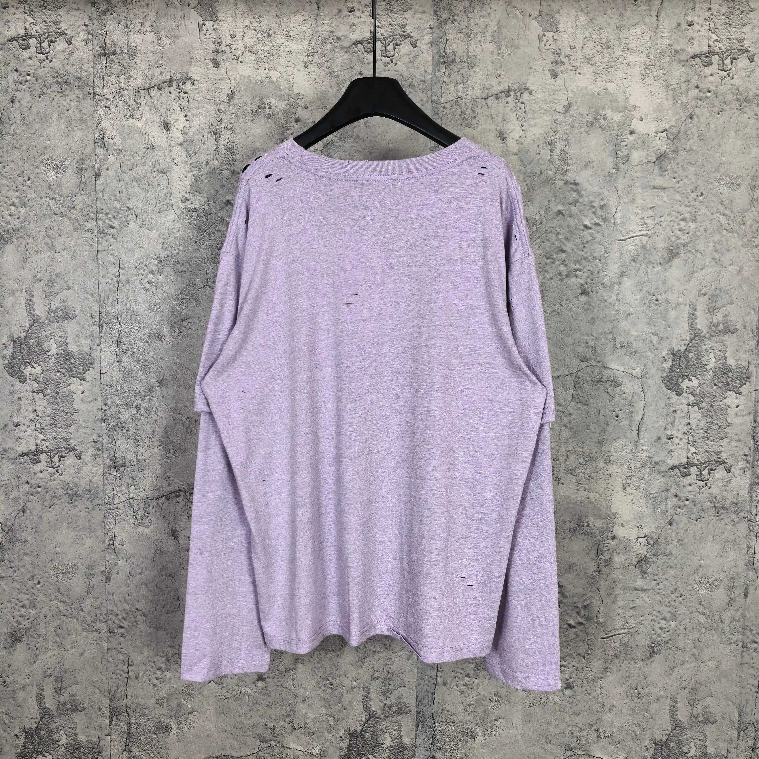 Distressed Logo Print Long-Sleeve T-Shirt D15523224 — view 2