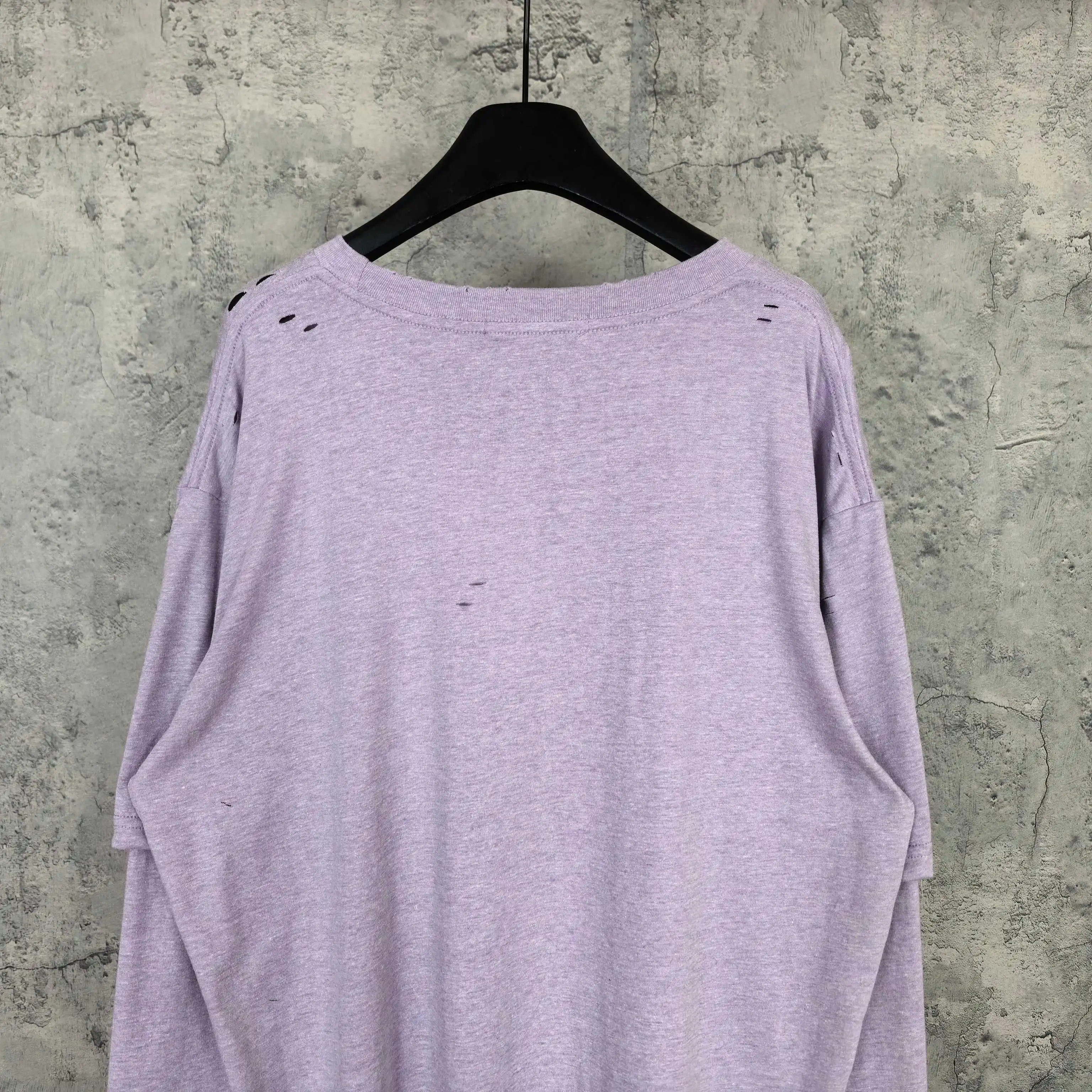 Distressed Logo Print Long-Sleeve T-Shirt D15523224 — view 6