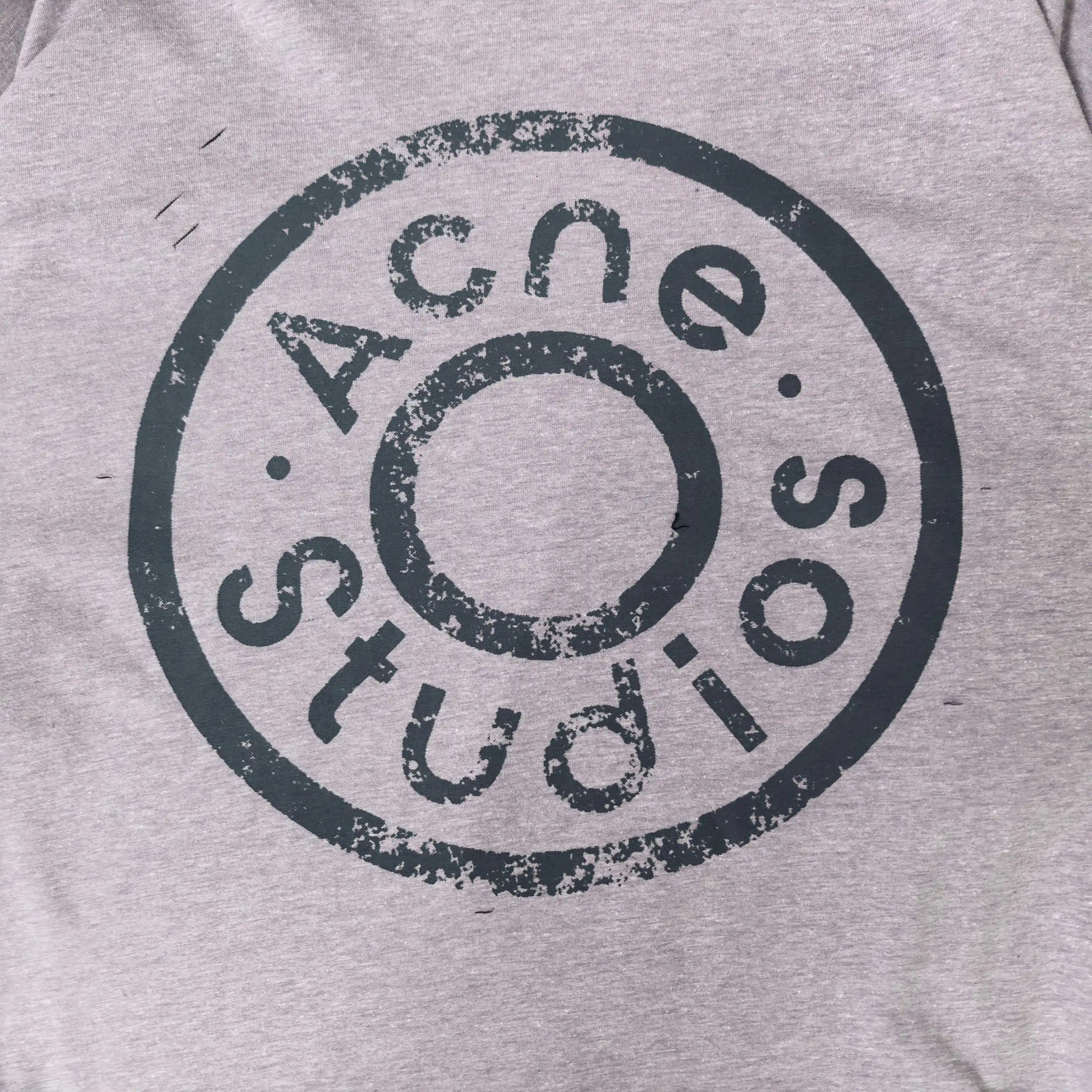Distressed Logo Print Long-Sleeve T-Shirt D15523224 — view 8