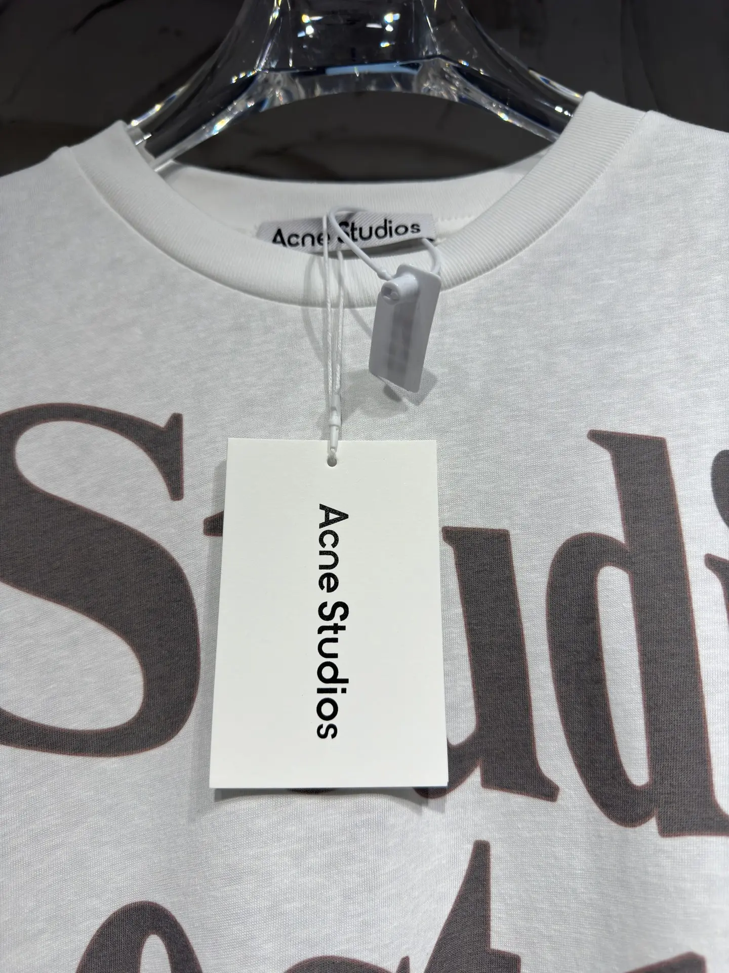 Logo Print Long-Sleeve T-Shirt D15523060 — view 8