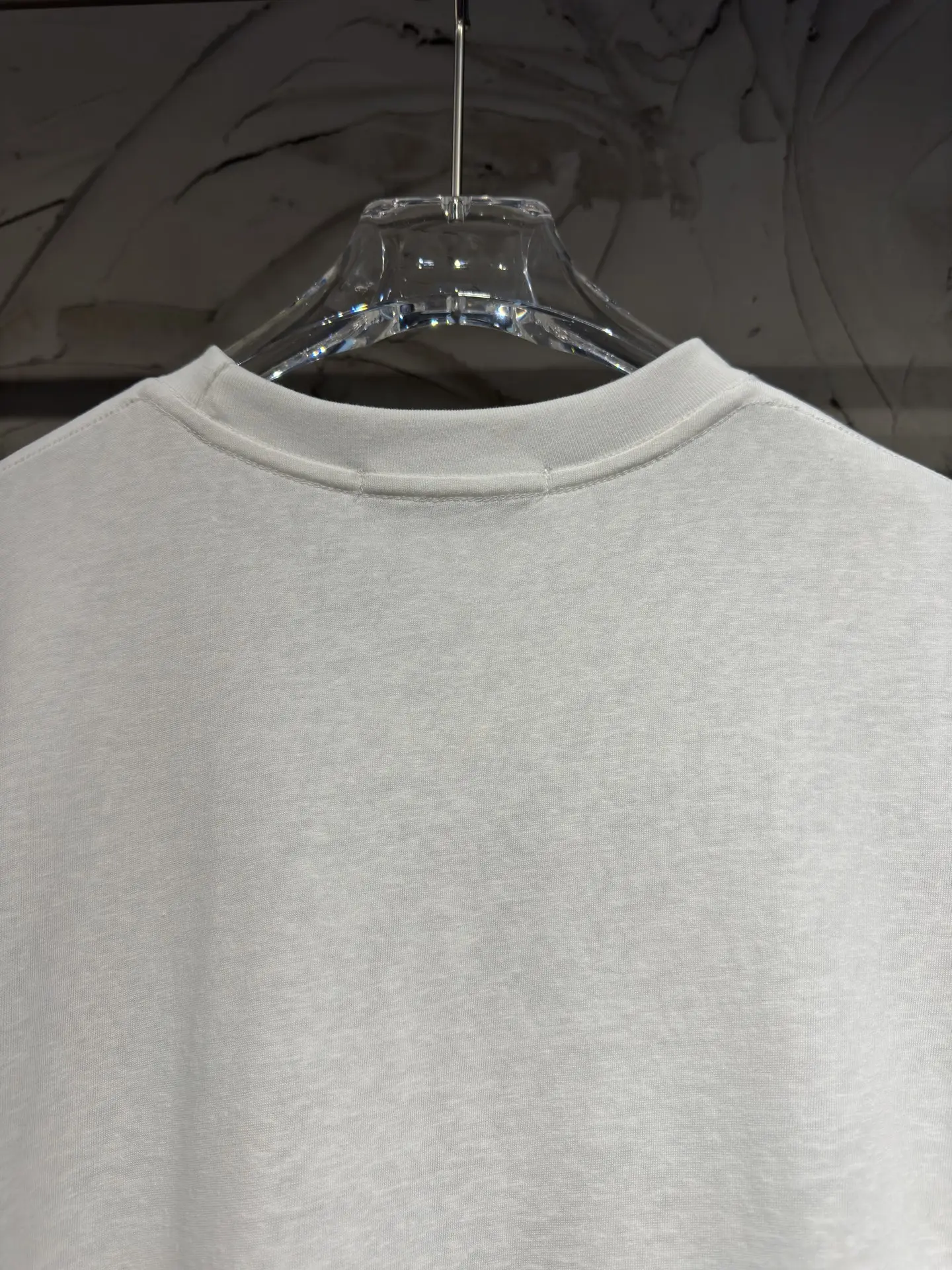 Logo Print Long-Sleeve T-Shirt D15523060 — view 11
