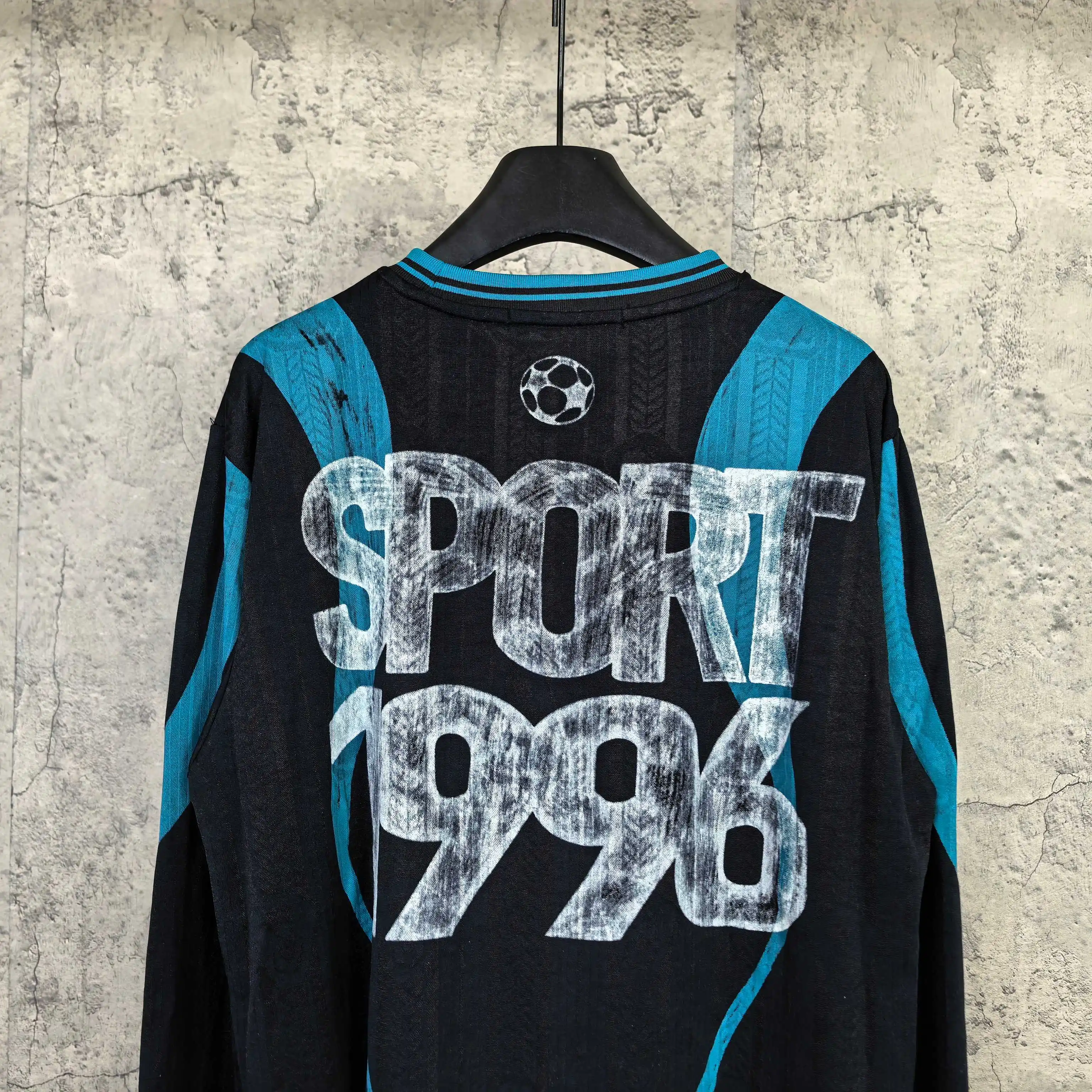 Long-Sleeve Graphic Football Jersey D15523254 — view 6