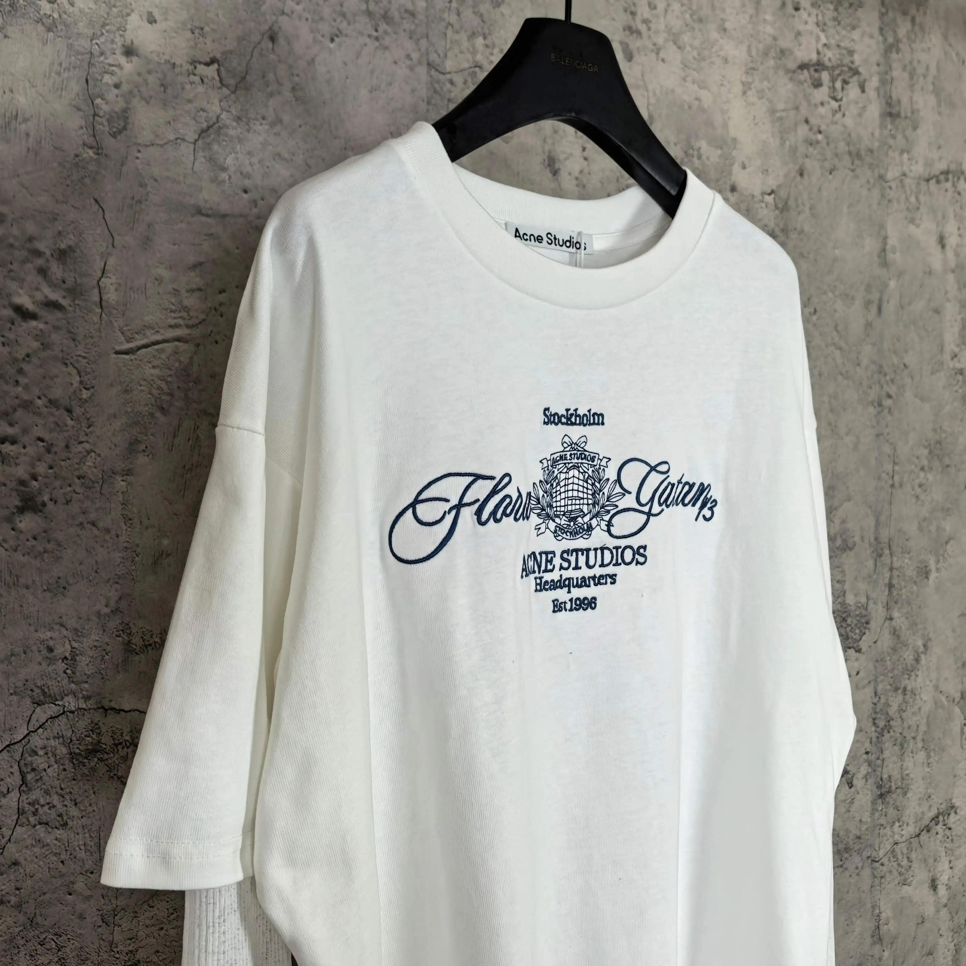 Layered Mesh Long-Sleeve Embroidered T-Shirt D15523257 — view 7