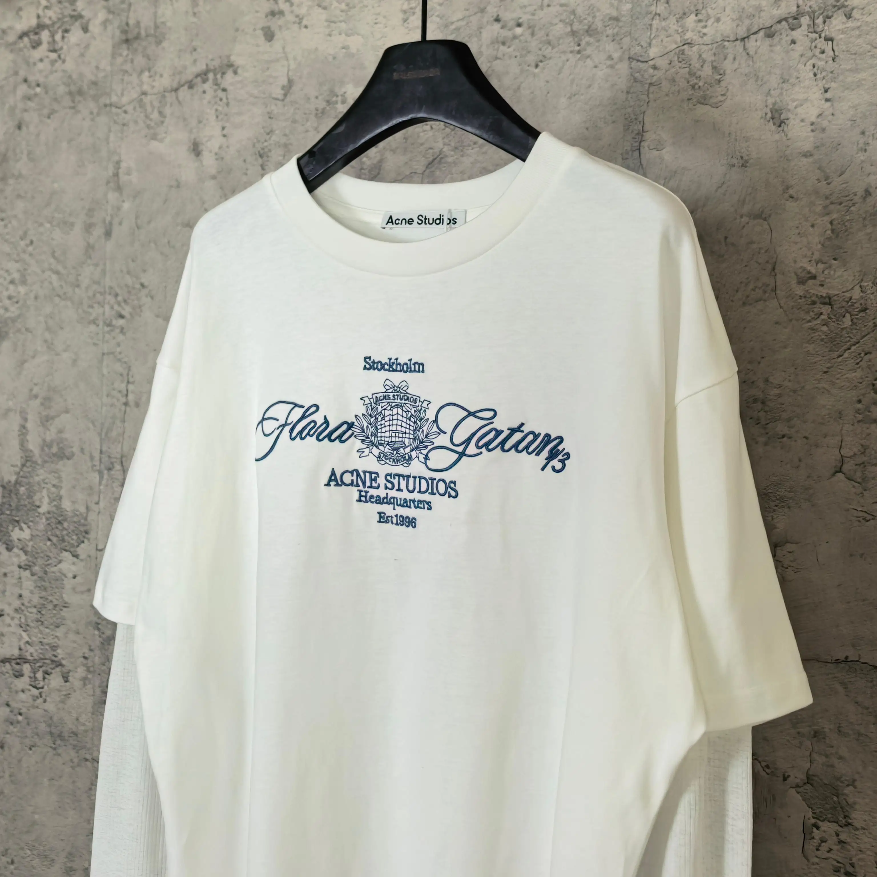 Layered Mesh Long-Sleeve Embroidered T-Shirt D15523257 — view 9