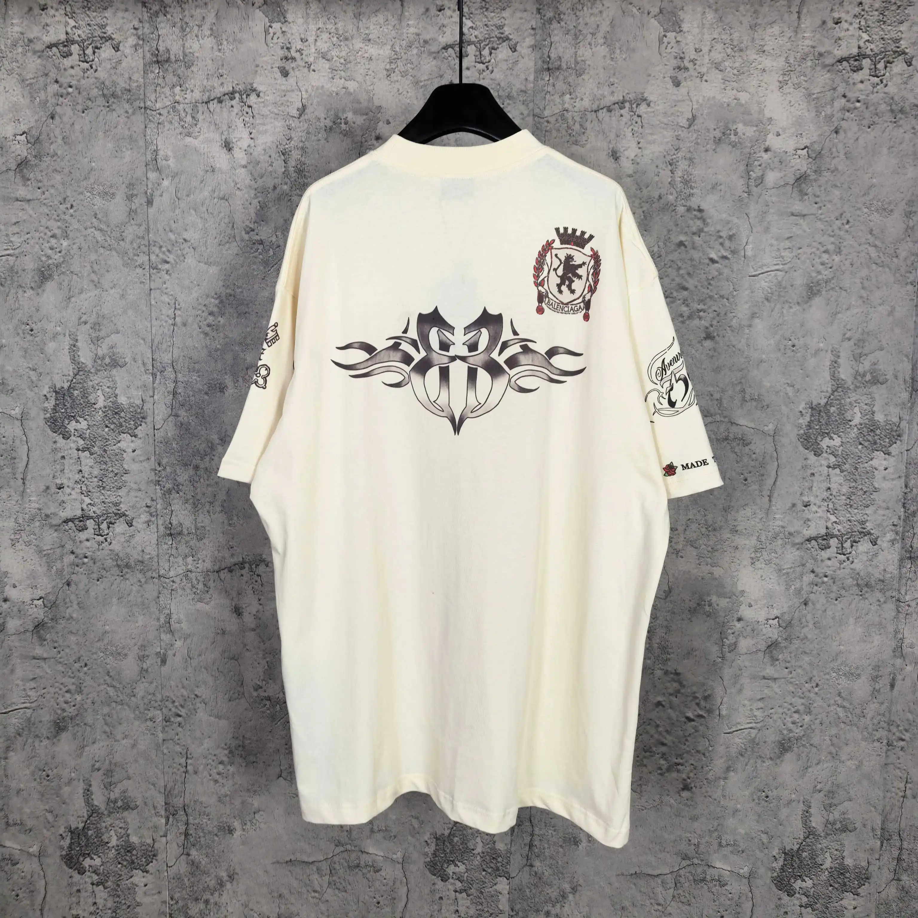 Tattoo Logo Print Medium Fit T-Shirt D15523163 — view 2