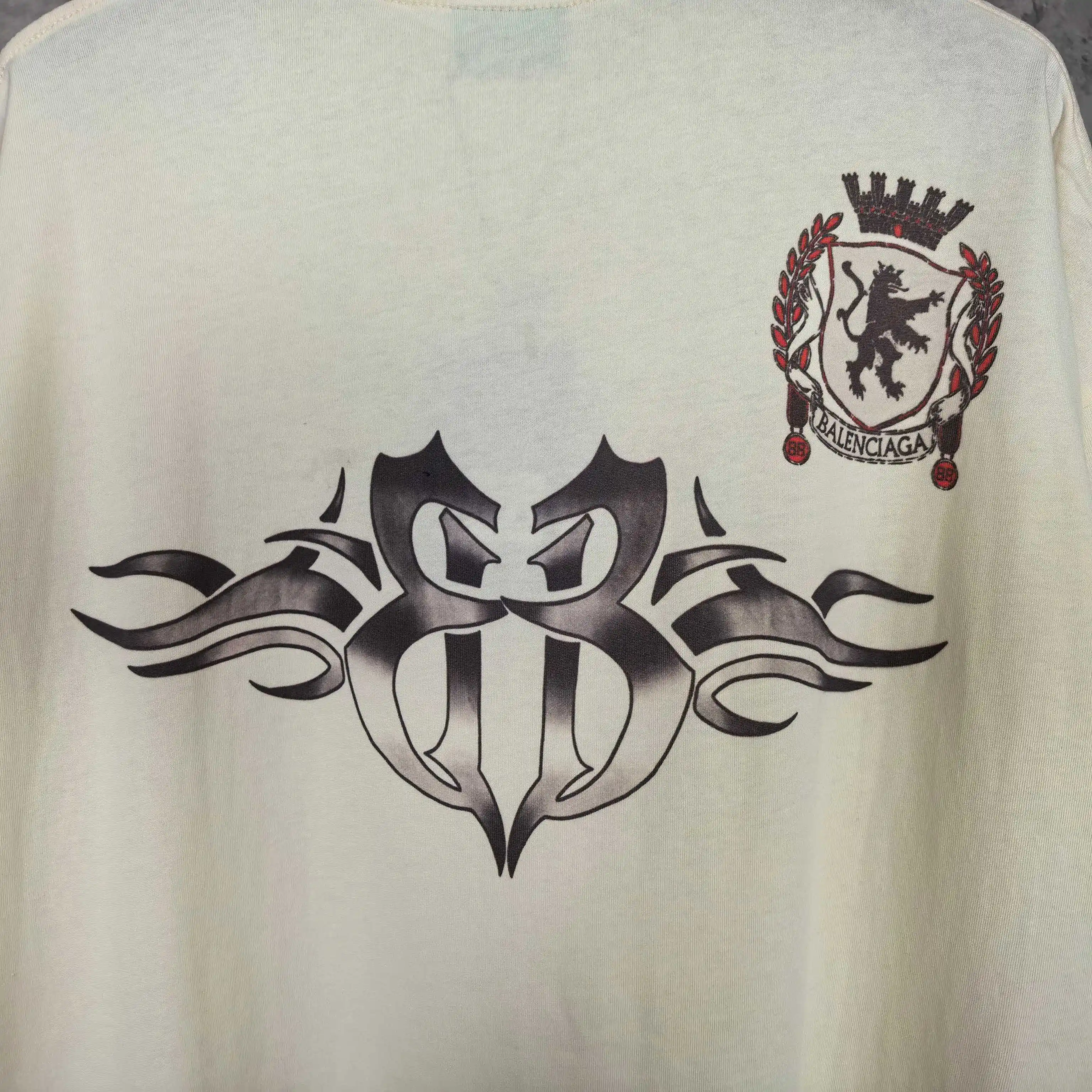 Tattoo Logo Print Medium Fit T-Shirt D15523163 — view 9