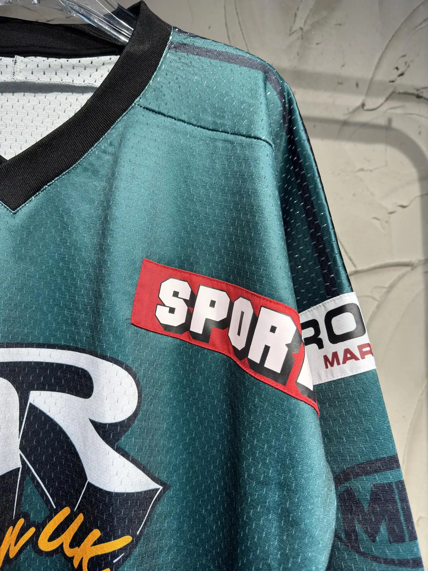 Oversized Logo-Print Mesh Football Jersey D15523038 — view 4