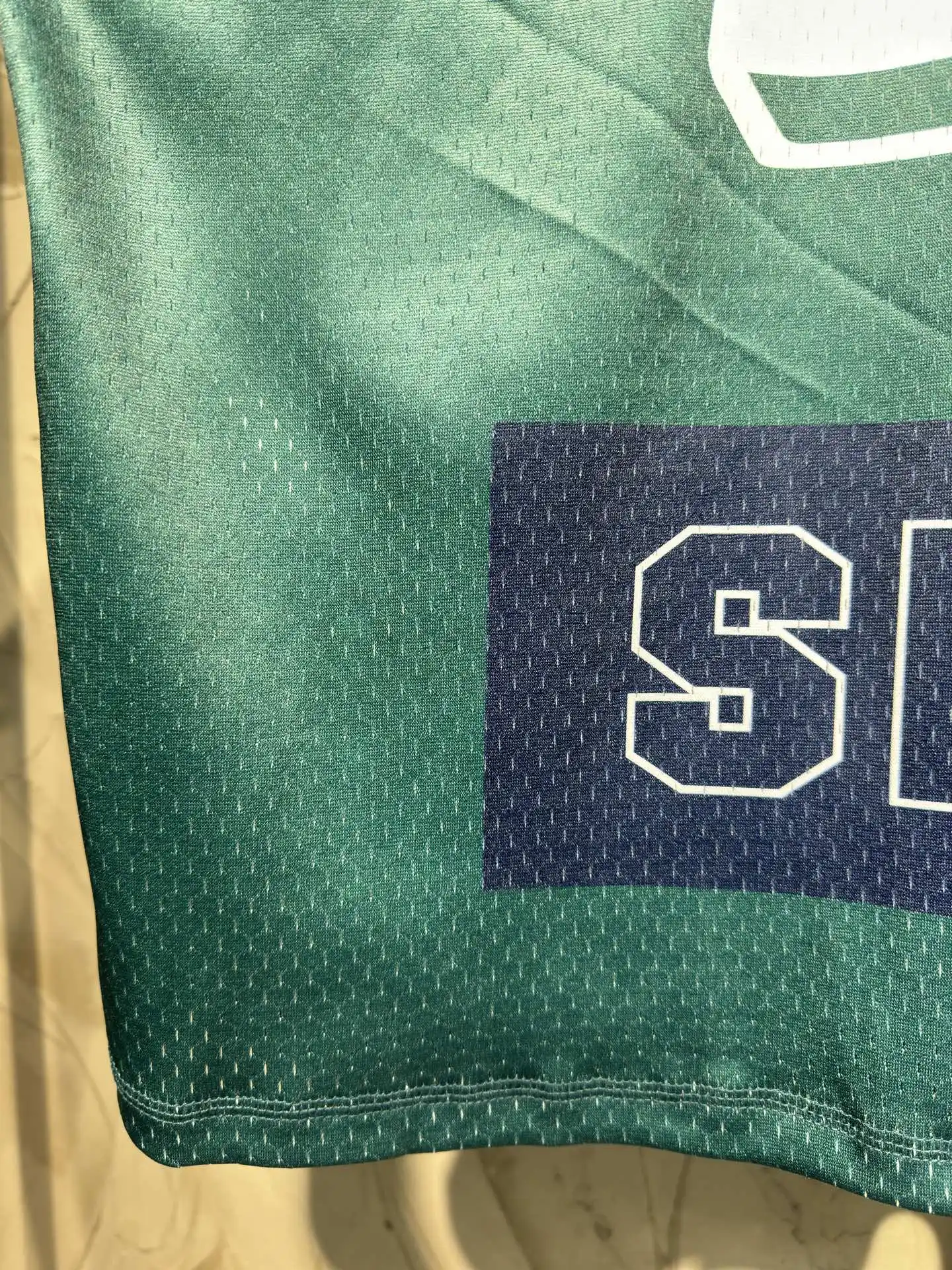 Oversized Logo-Print Mesh Football Jersey D15523038 — view 23
