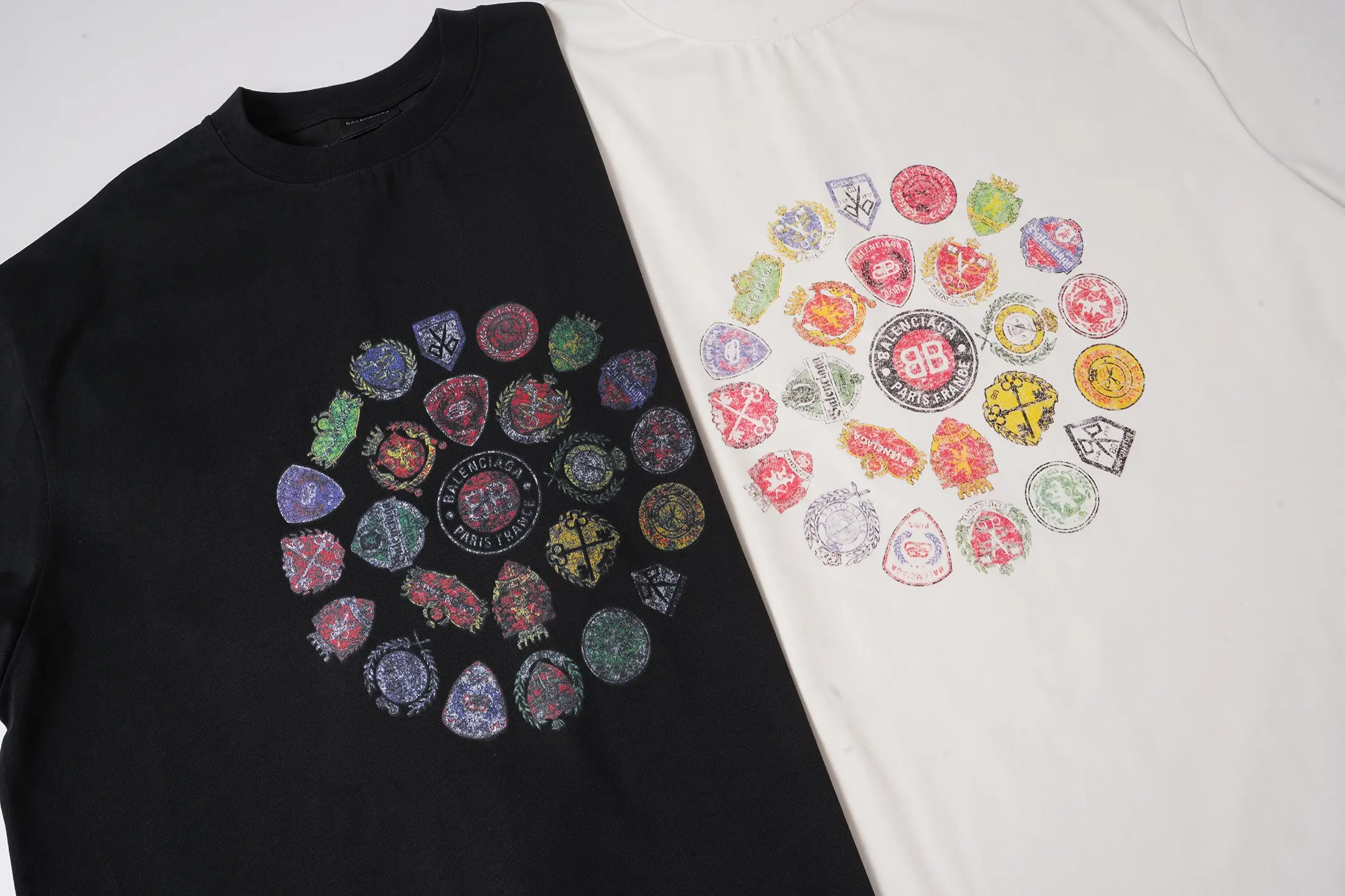 Crest Logo Graphic T-Shirt D15518725 — view 5