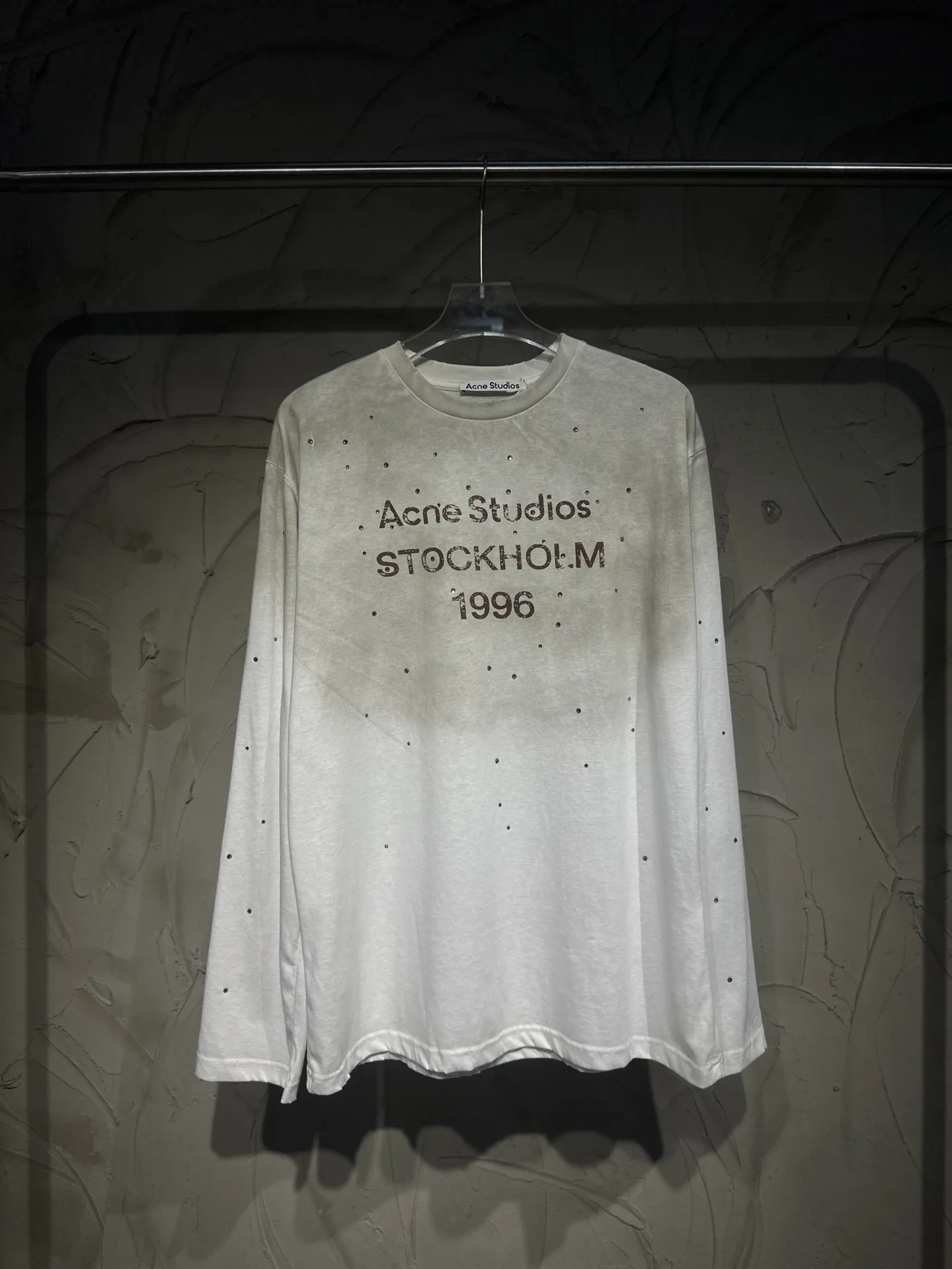 1996 Distressed Rhinestone Long-Sleeve T-Shirt D15923053