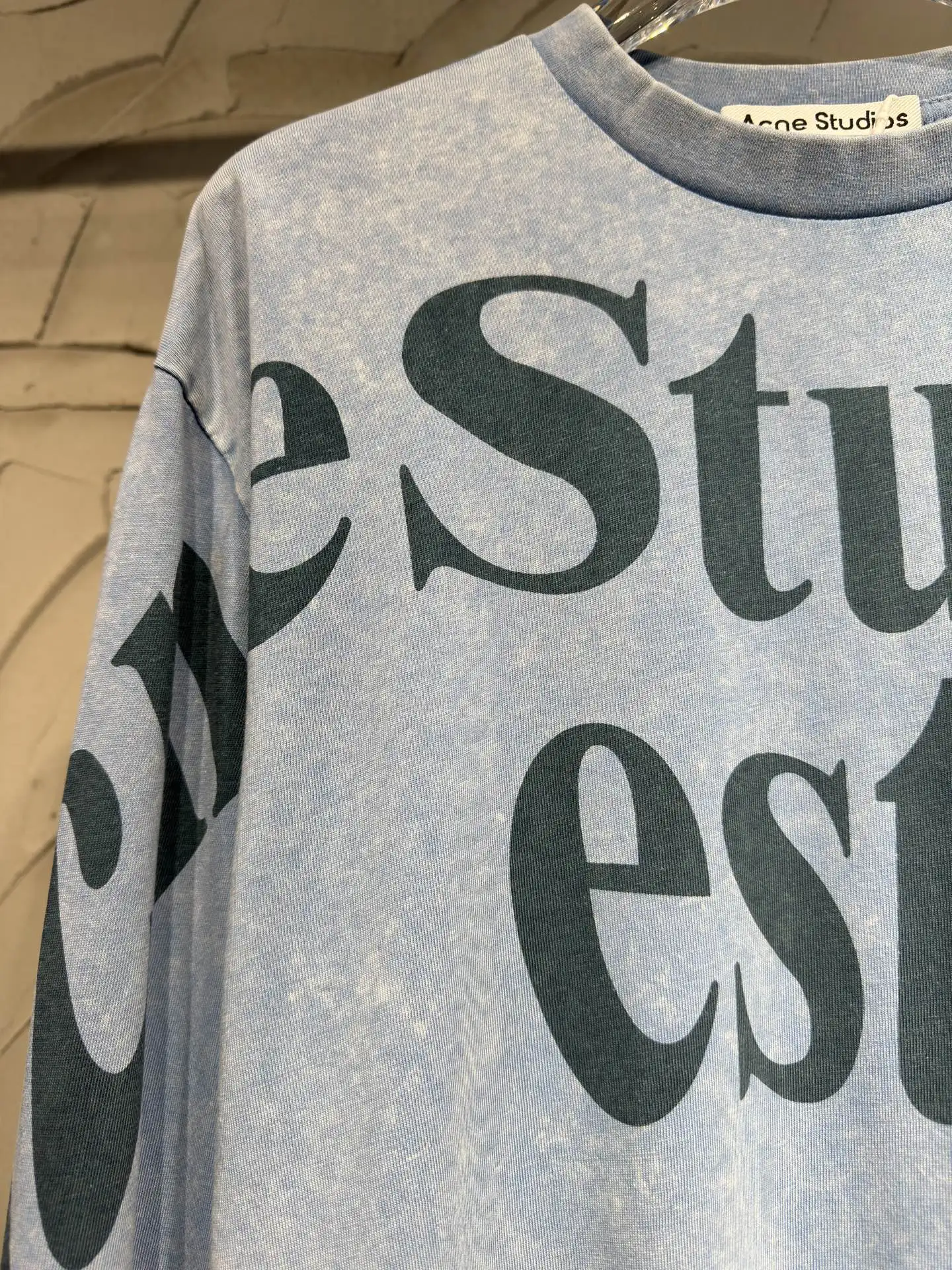 Logo Print Acid-Wash Long-Sleeved T-Shirt D16023059 — view 4