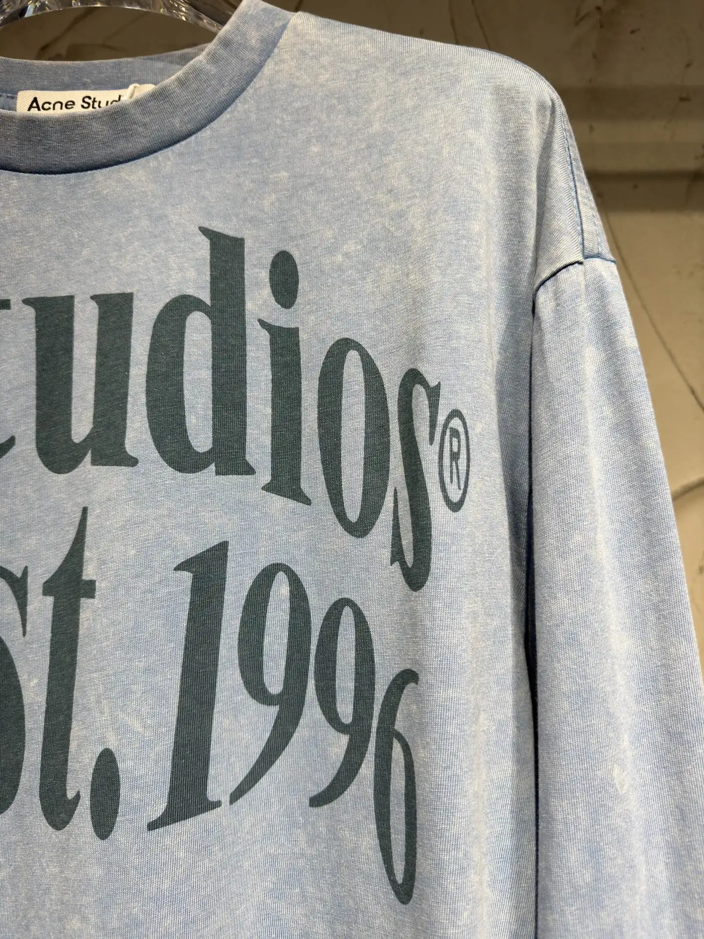 Logo Print Acid-Wash Long-Sleeved T-Shirt D16023059 — view 5