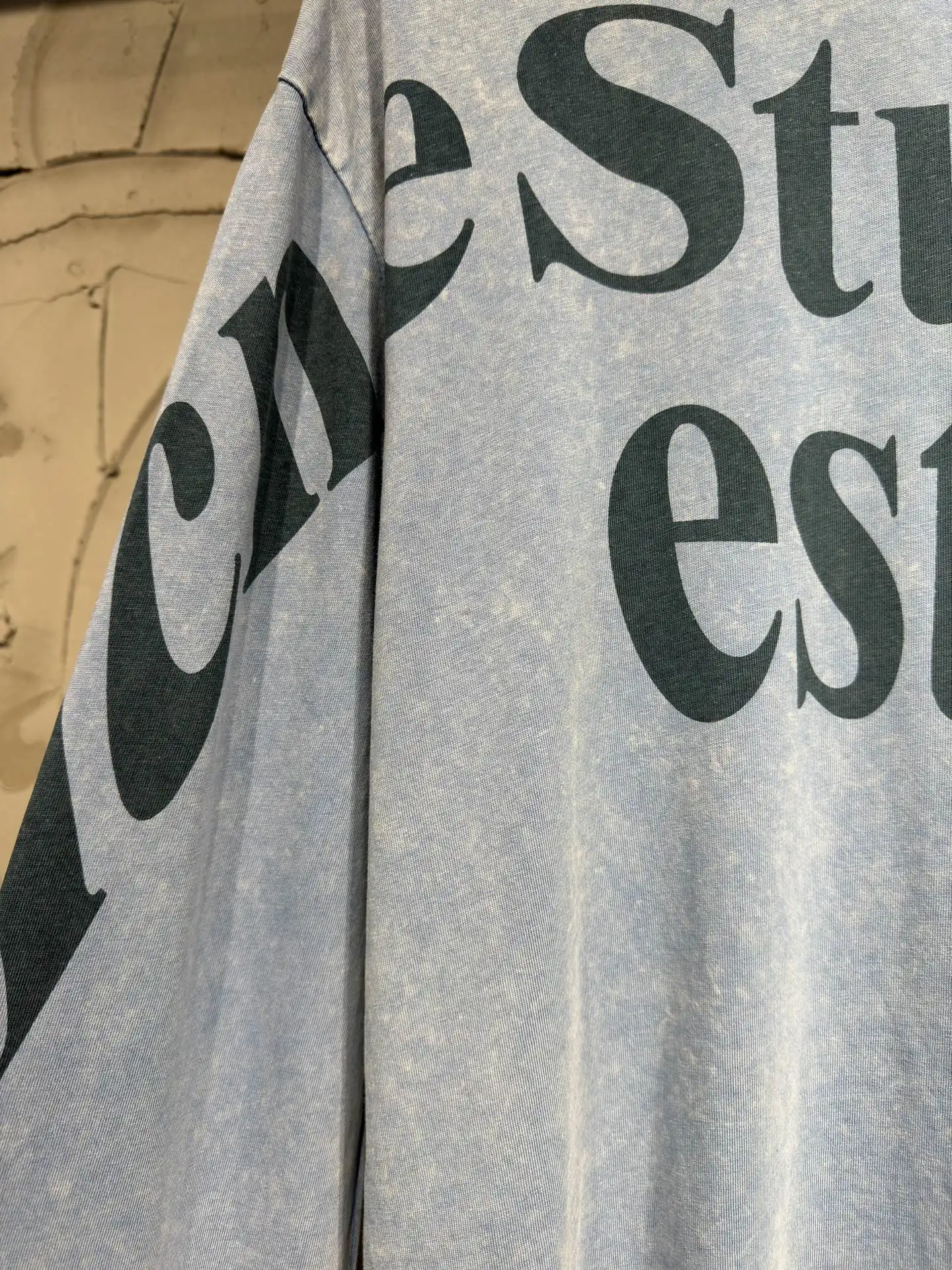 Logo Print Acid-Wash Long-Sleeved T-Shirt D16023059 — view 8