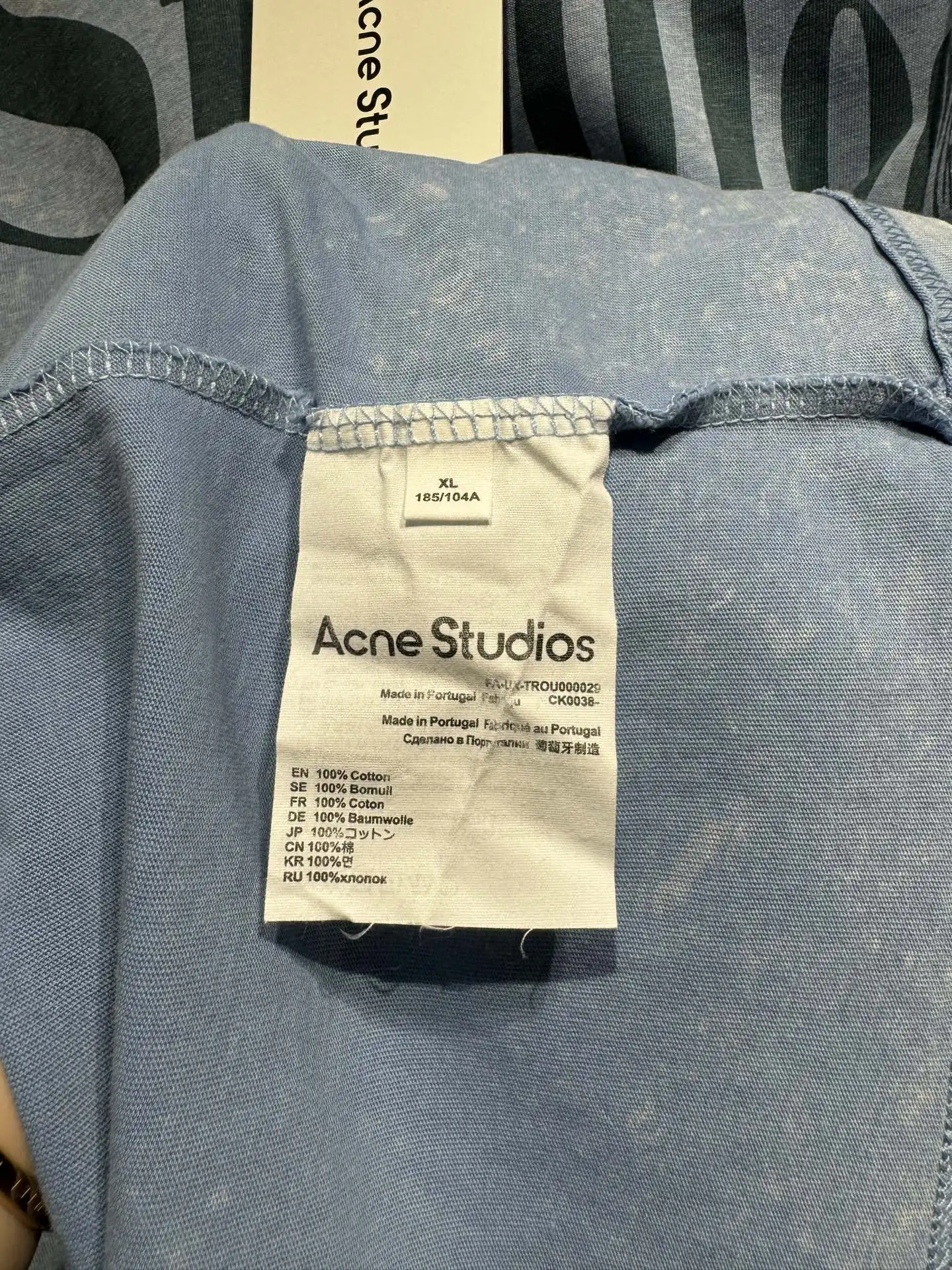 Logo Print Acid-Wash Long-Sleeved T-Shirt D16023059 — view 11