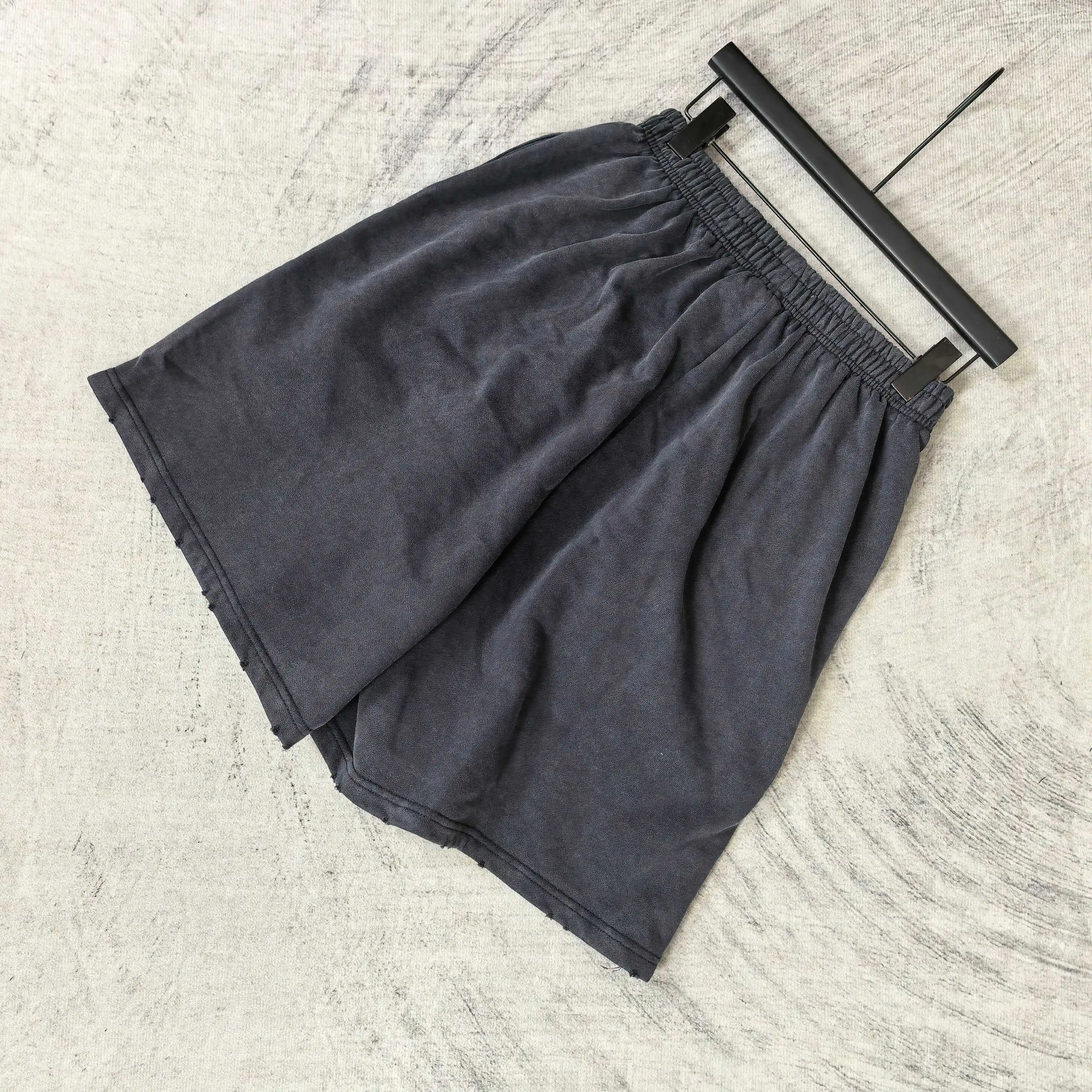 Messy Spray Logo Graffiti Shorts D16023196 — view 5
