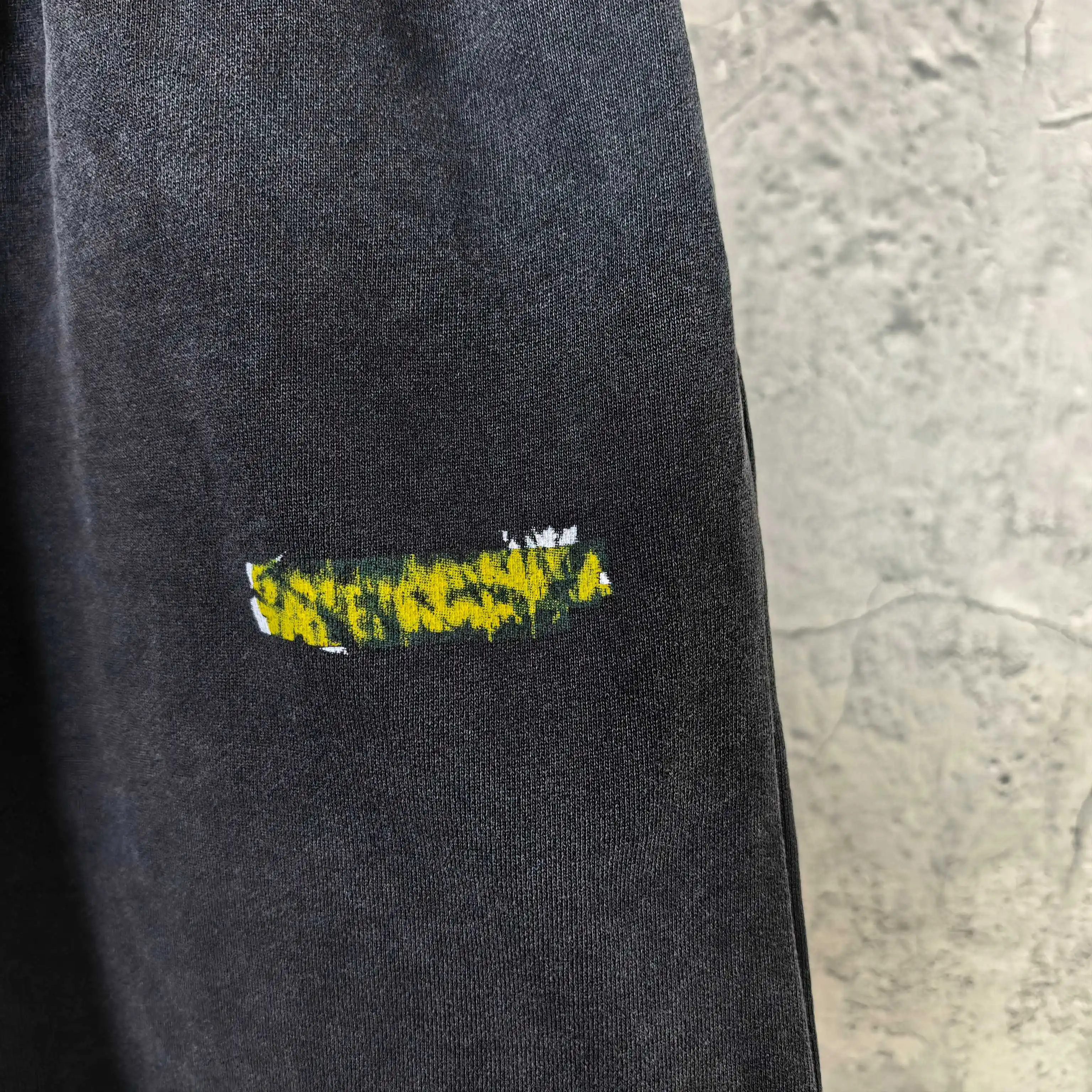 Messy Spray Logo Graffiti Shorts D16023196 — view 8