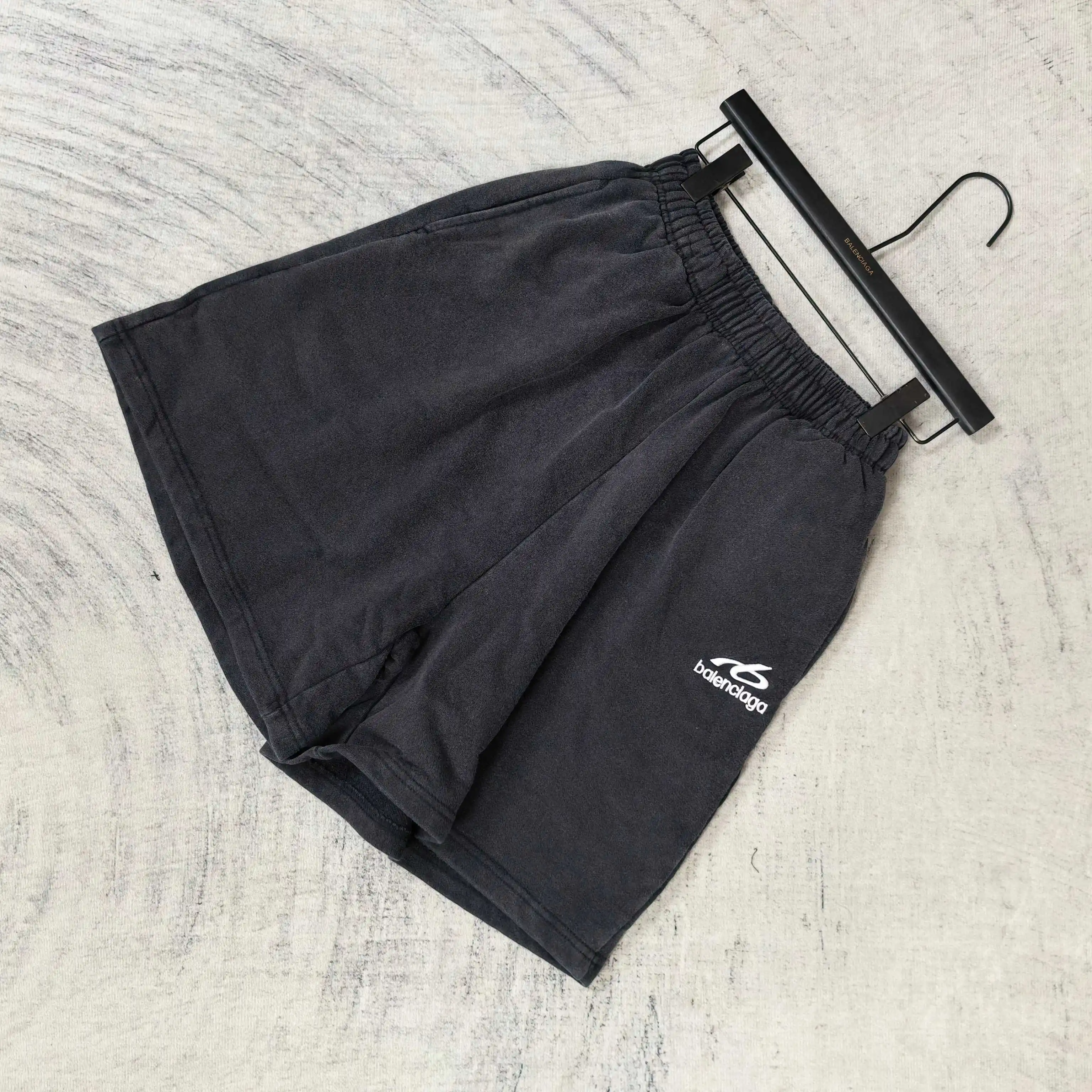 Logo Embroidered Washed Relaxed-Fit Shorts D16023181 — view 4