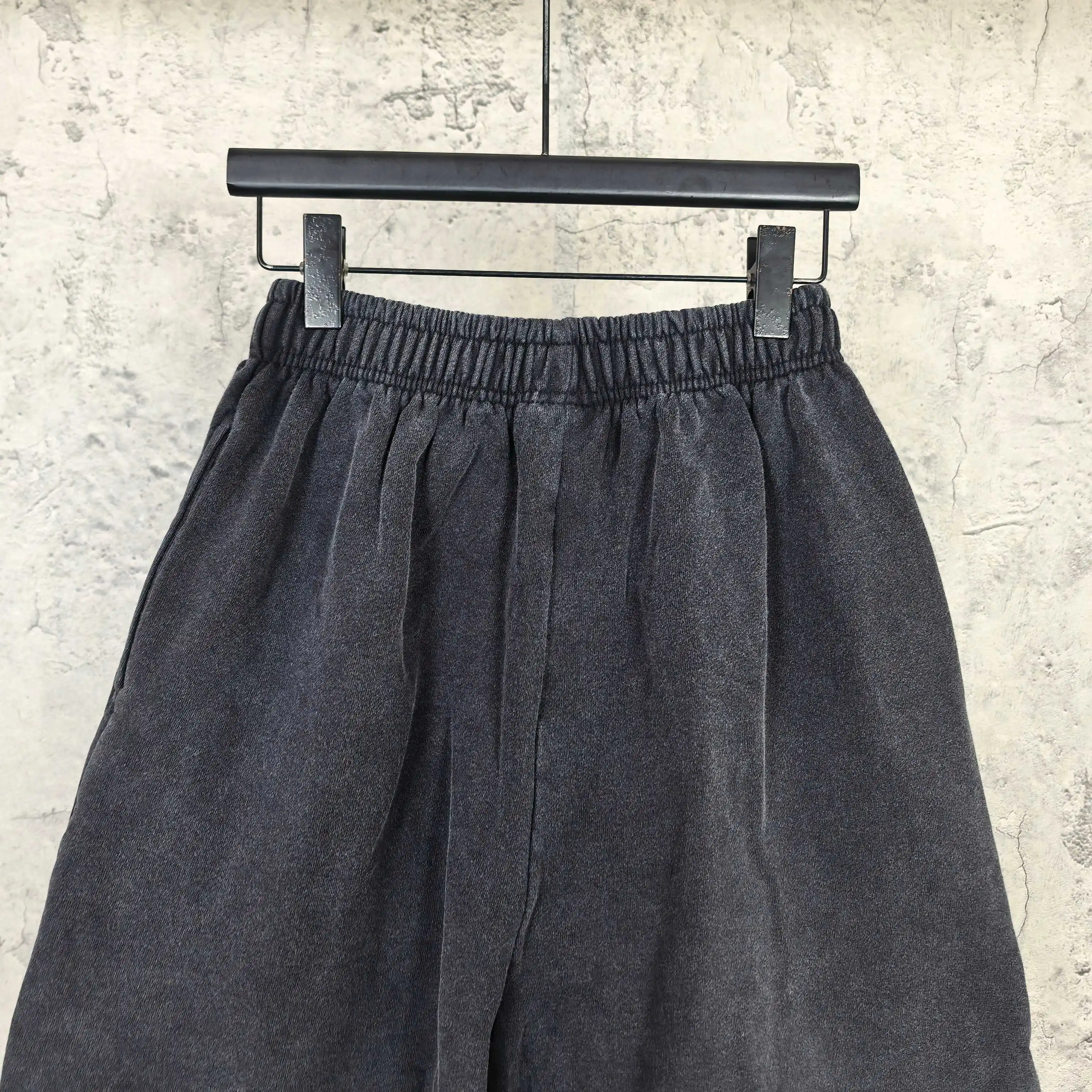 Logo Embroidered Washed Relaxed-Fit Shorts D16023181 — view 6