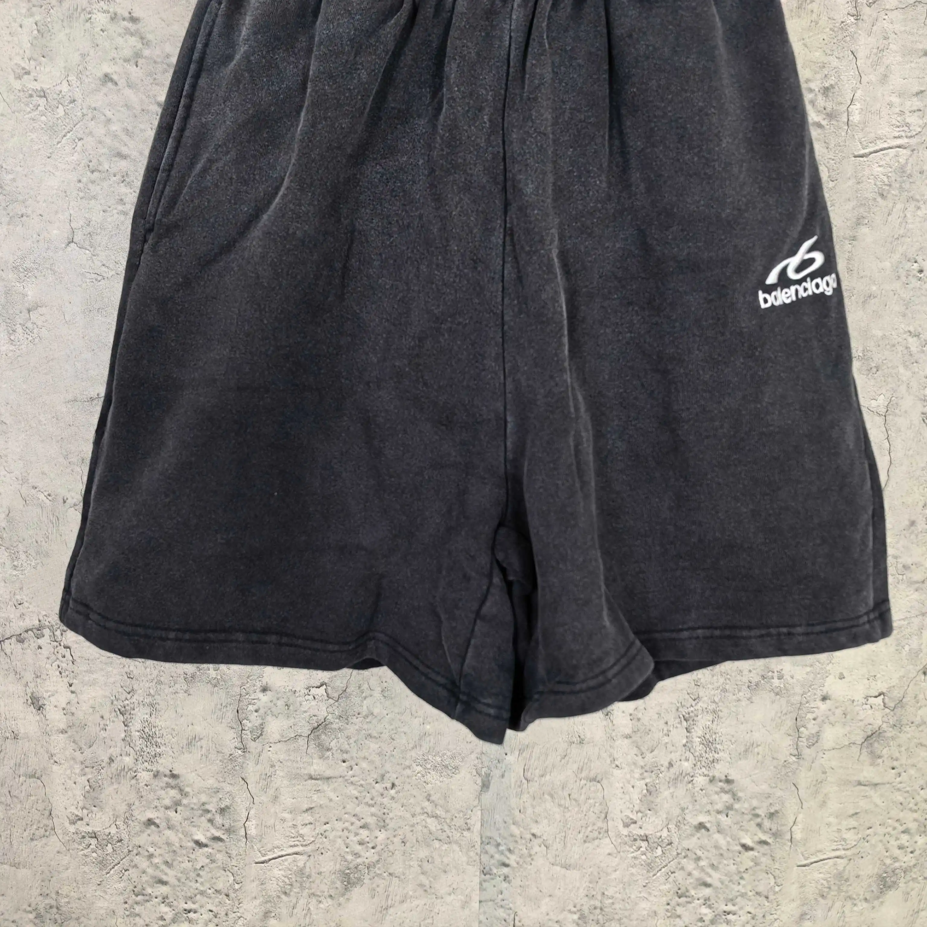 Logo Embroidered Washed Relaxed-Fit Shorts D16023181 — view 11