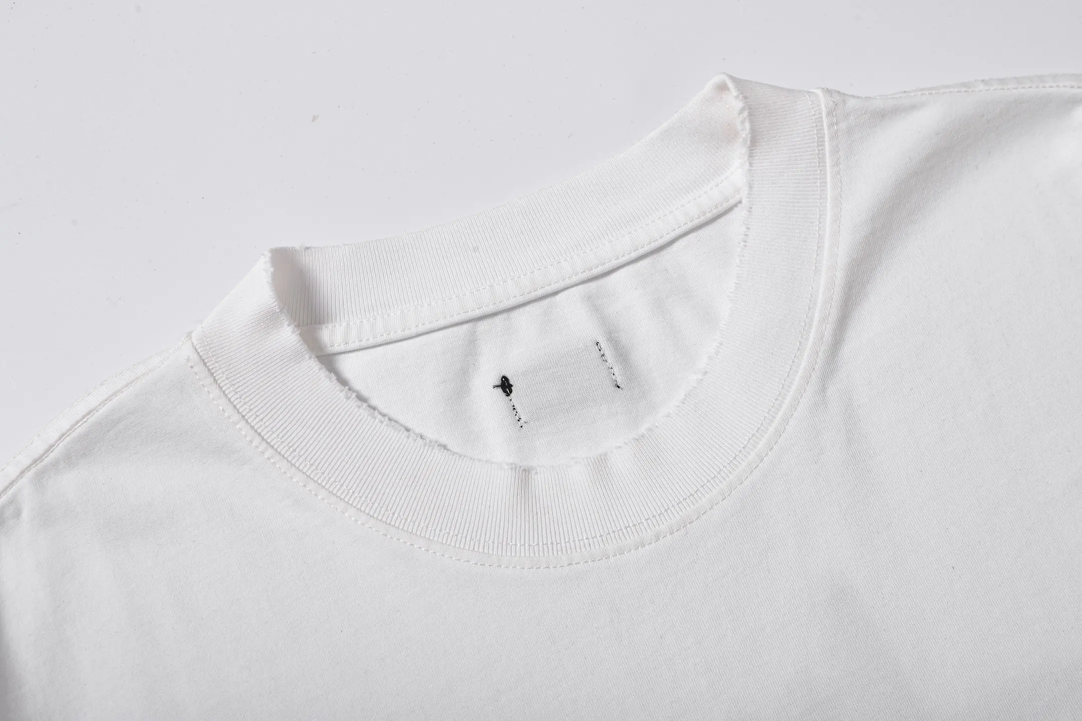 Graffiti Logo Heavyweight Cotton T-Shirt D16012889 — view 3
