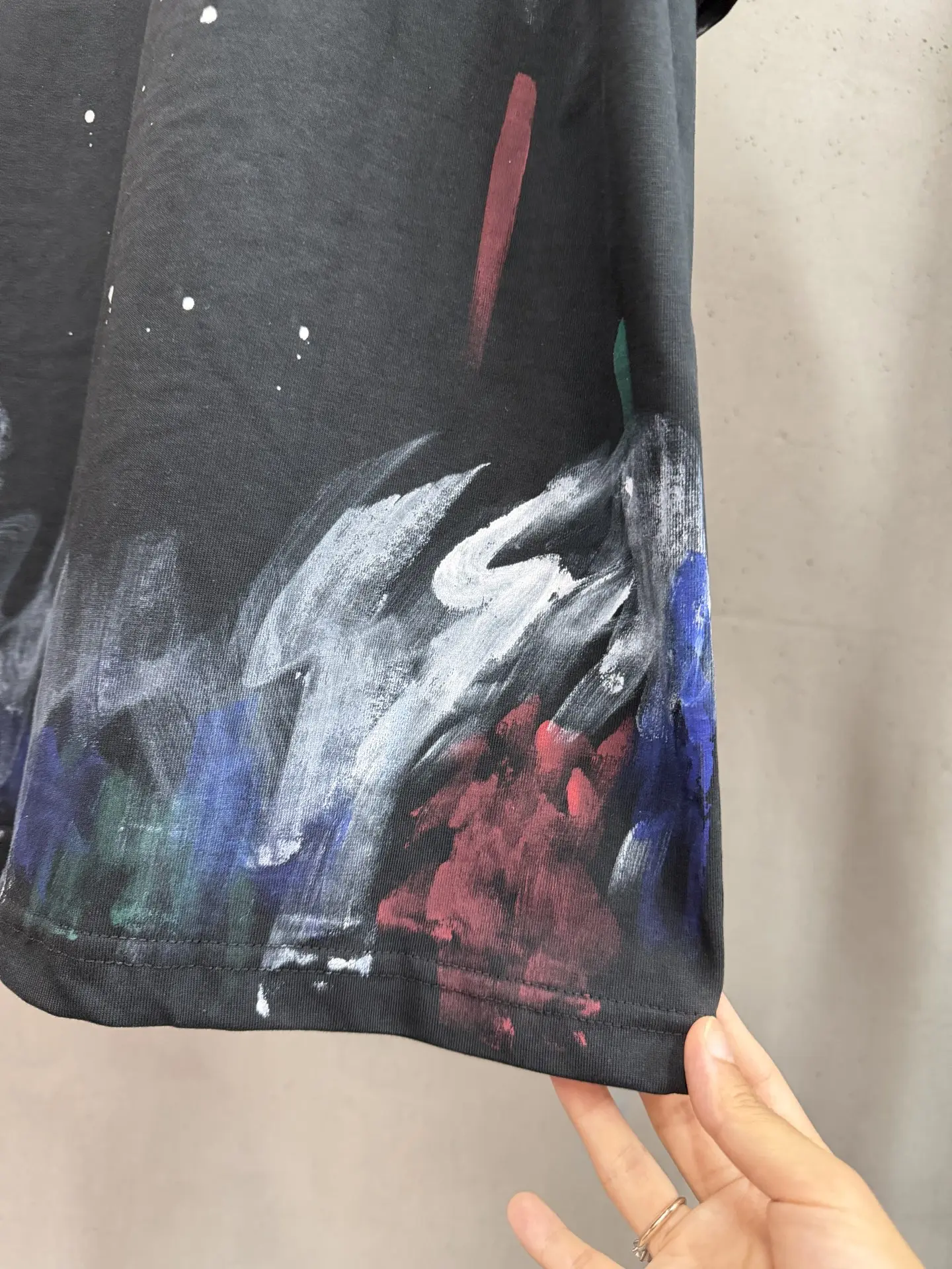 Hand-Painted Splatter Embroidery T-Shirt D16018761 — view 8