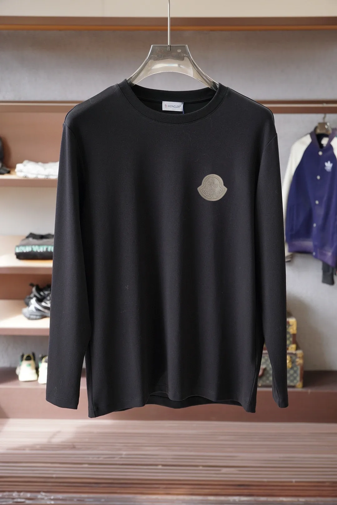Logo-Patch Long-Sleeved Cotton T-Shirt D16514015 — view 2
