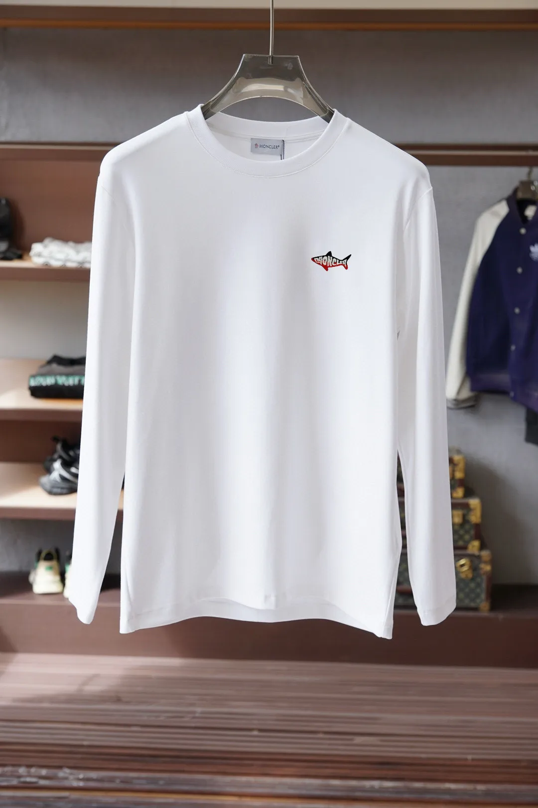 Logo-Embroidered Long-Sleeved Cotton T-Shirt D16514023 — view 4