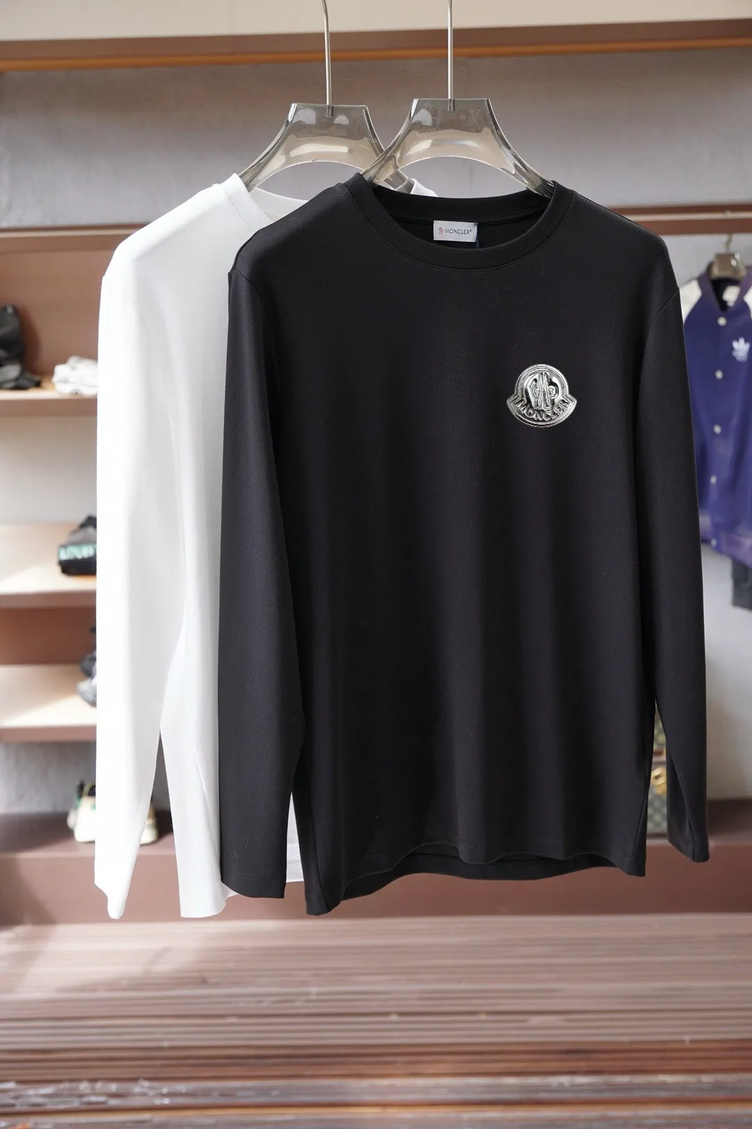 Logo-Appliqué Long-Sleeved Cotton T-Shirt D16514018