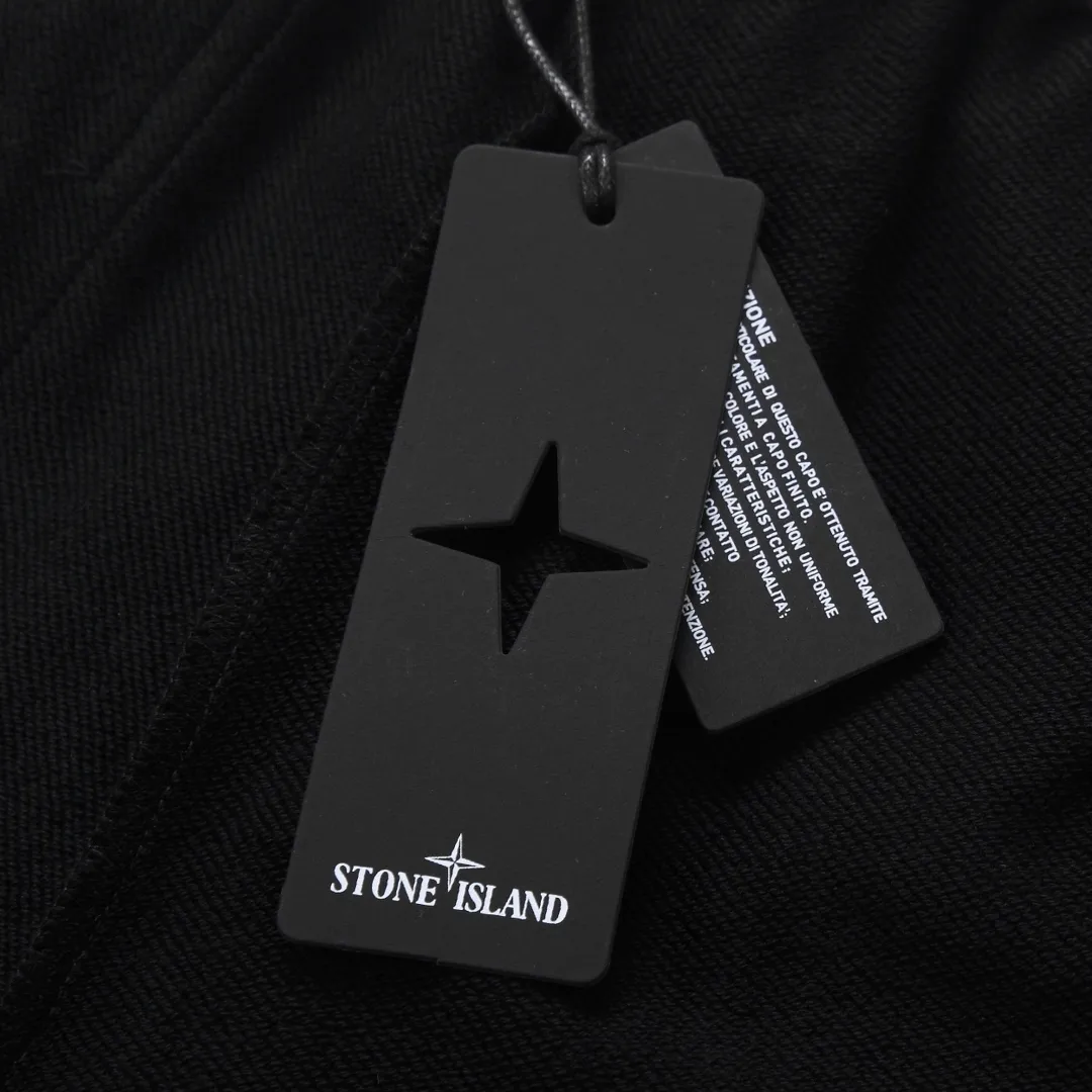 Compass Patch Cargo Sweat Shorts D17012106 — view 7