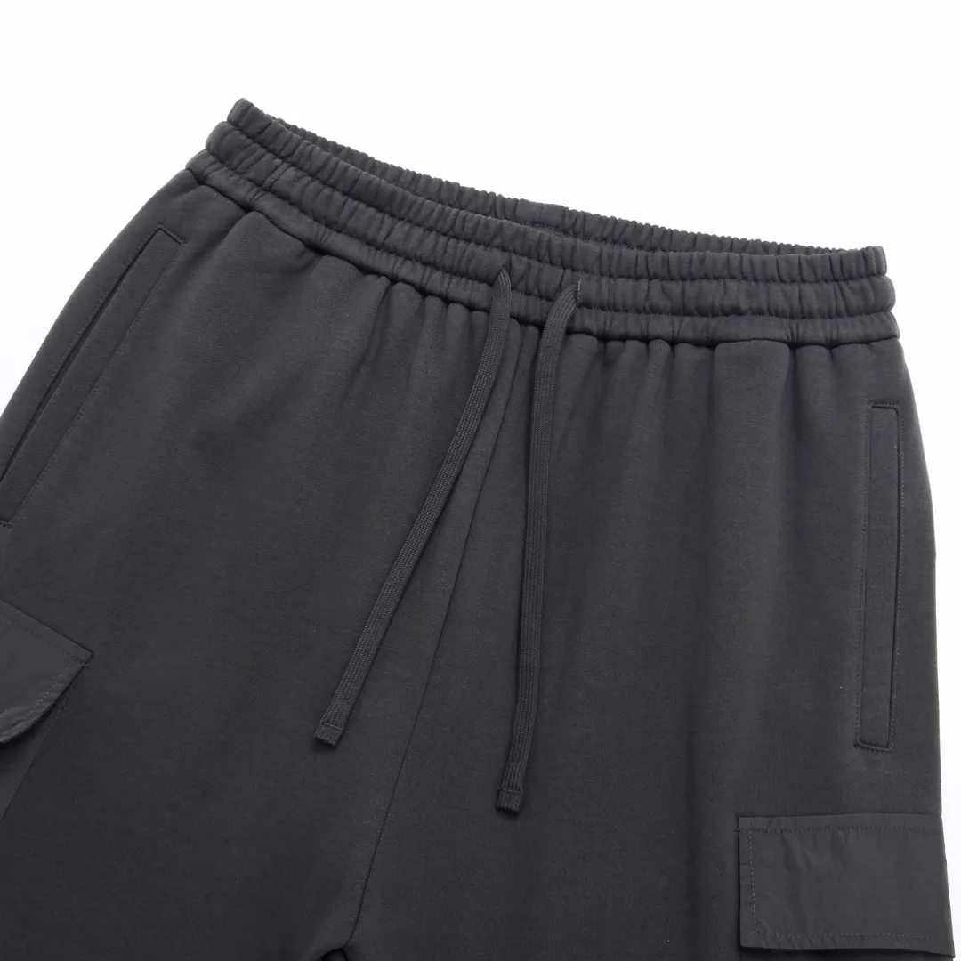 Compass Patch Cargo Sweat Shorts D17012104 — view 3