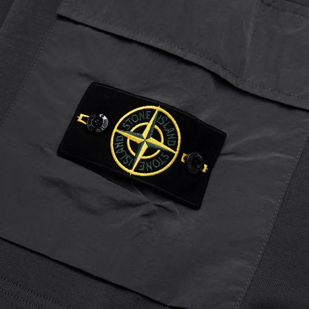 Compass Patch Cargo Sweat Shorts D17012104 — view 5