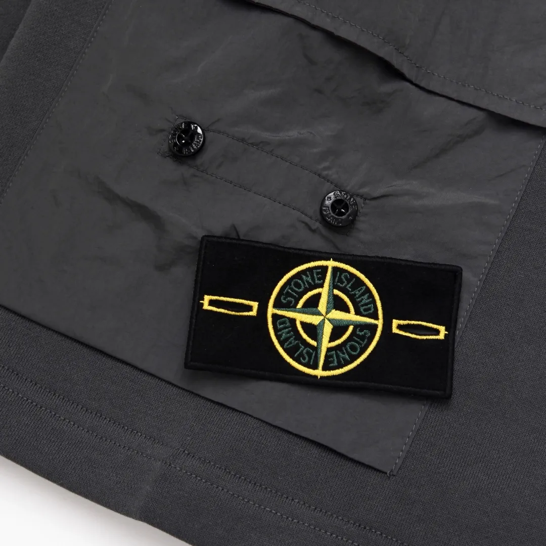 Compass Patch Cargo Sweat Shorts D17012104 — view 6