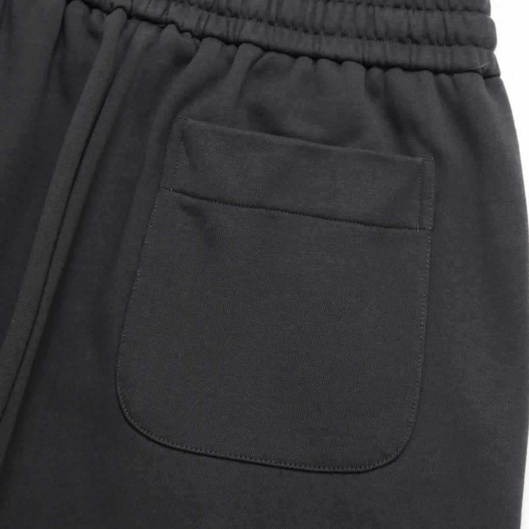 Compass Patch Cargo Sweat Shorts D17012104 — view 9