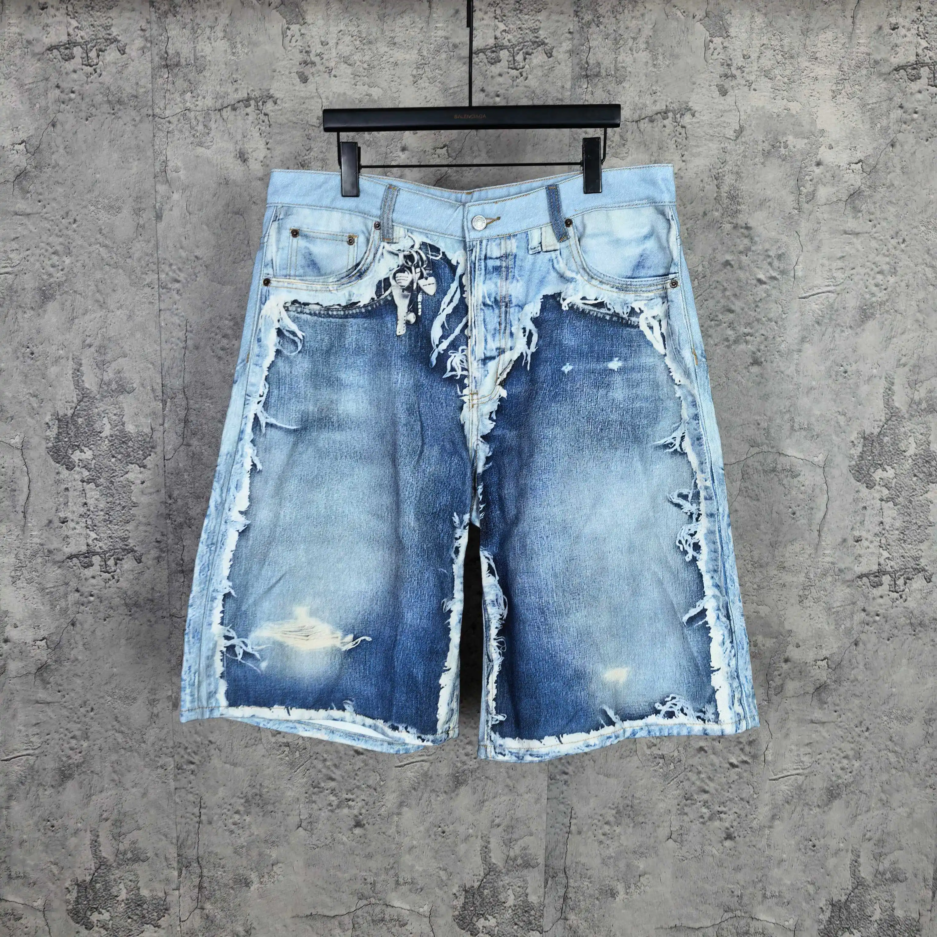 1981 Series 3D-Print Distressed Denim Shorts D17523228