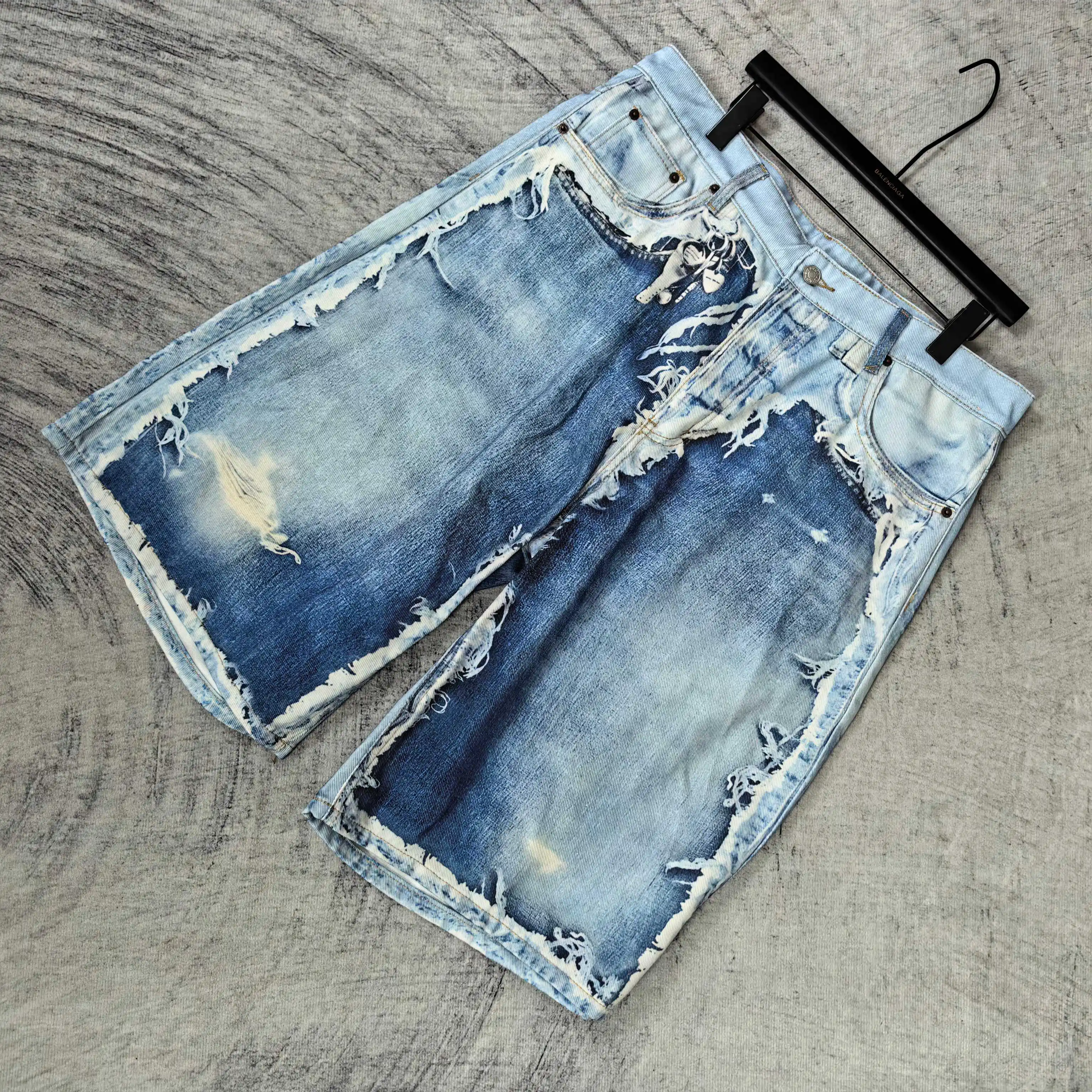 1981 Series 3D-Print Distressed Denim Shorts D17523228 — view 4