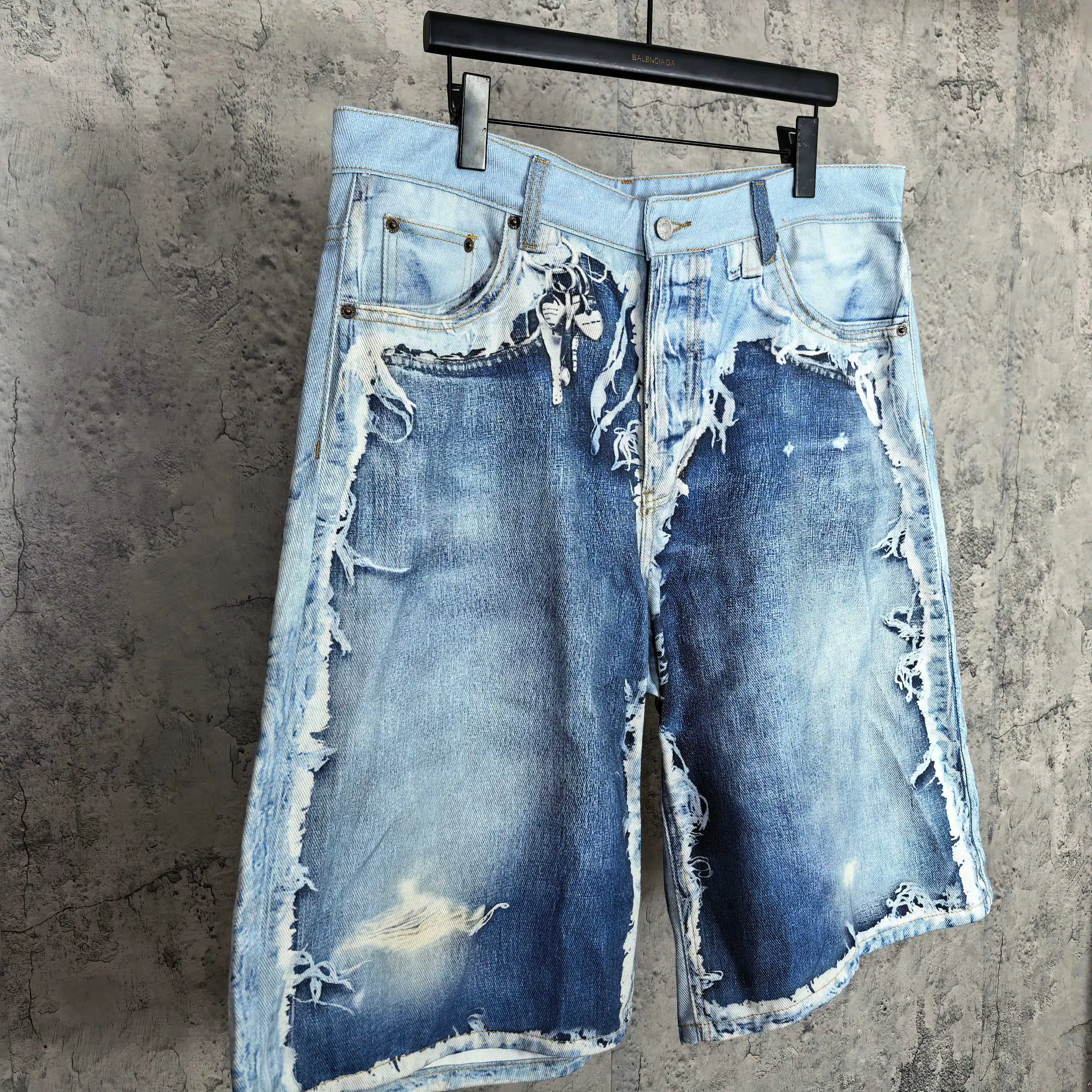 1981 Series 3D-Print Distressed Denim Shorts D17523228 — view 7