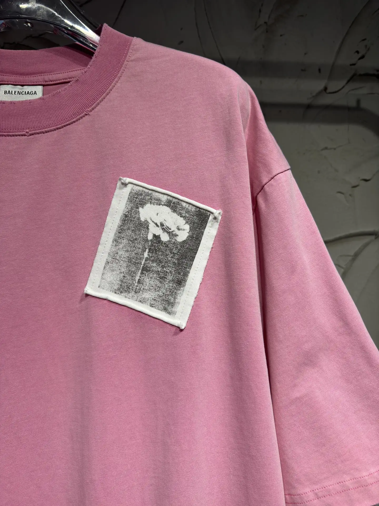 Distressed Rose Patch Oversized T-Shirt D17523028 — view 4