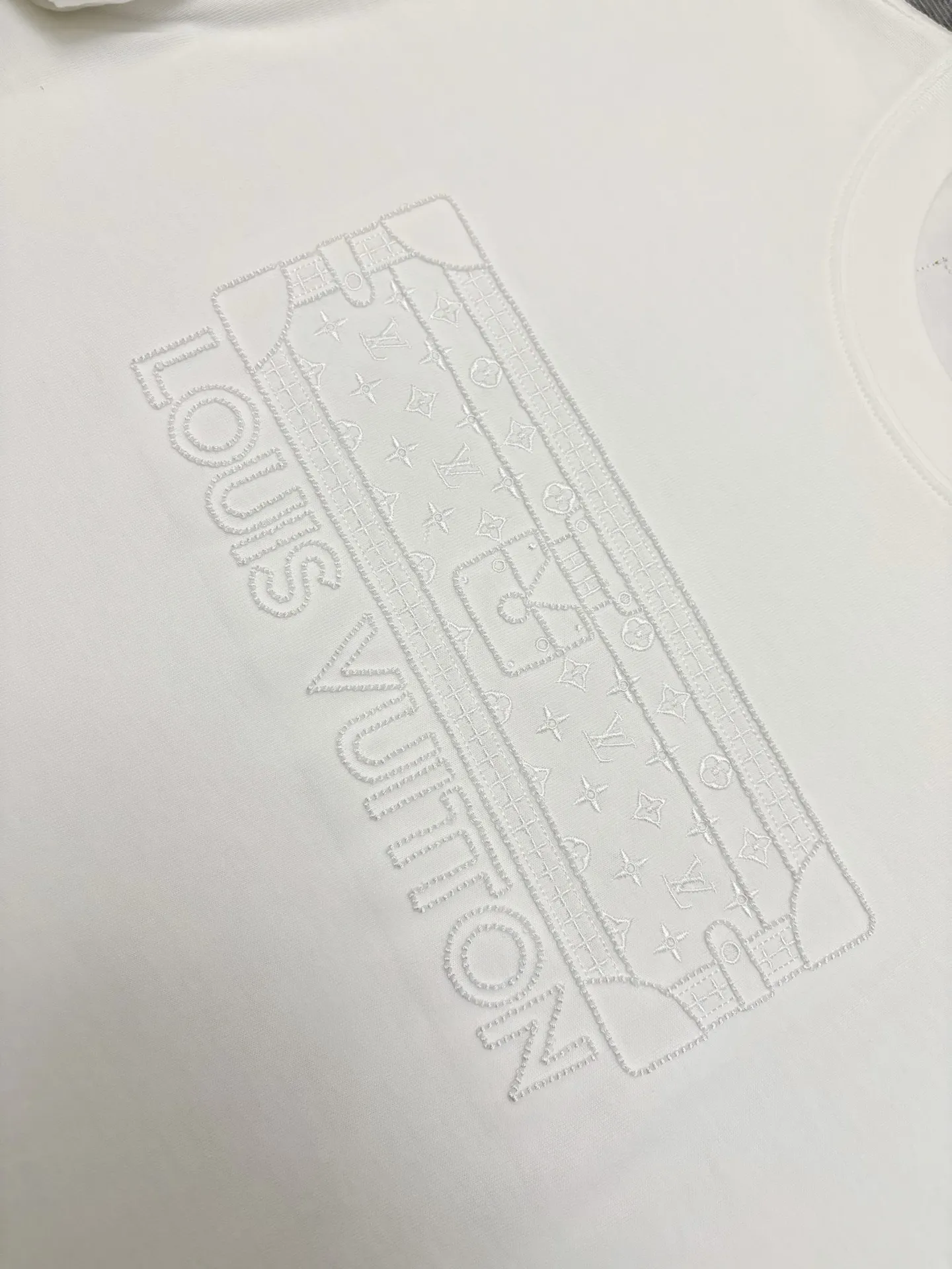 Embroidered Trunk Logo Cotton T-Shirt D17514877 — view 5