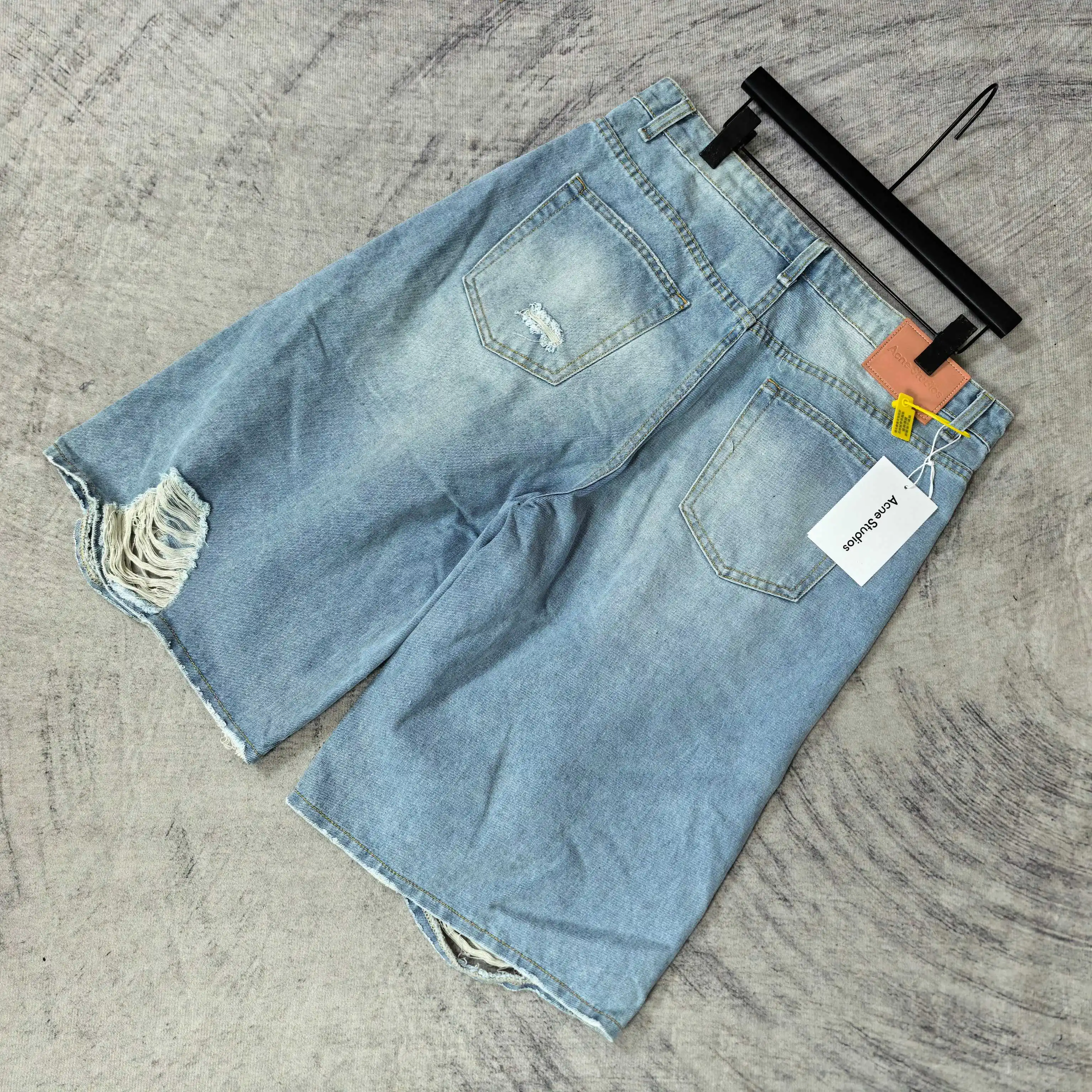 Distressed Loose-Fit Denim Shorts D18023284 — view 5