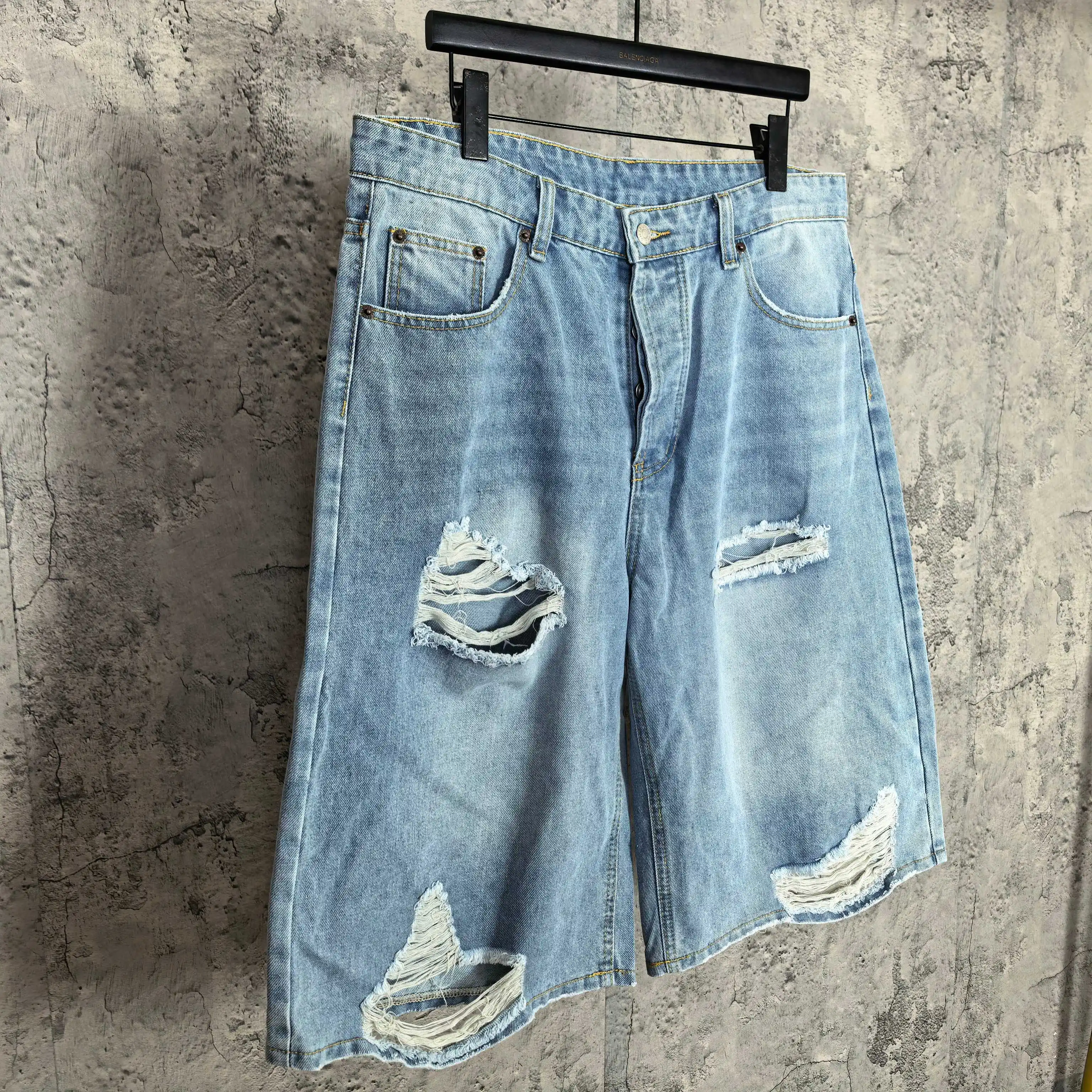 Distressed Loose-Fit Denim Shorts D18023284 — view 7