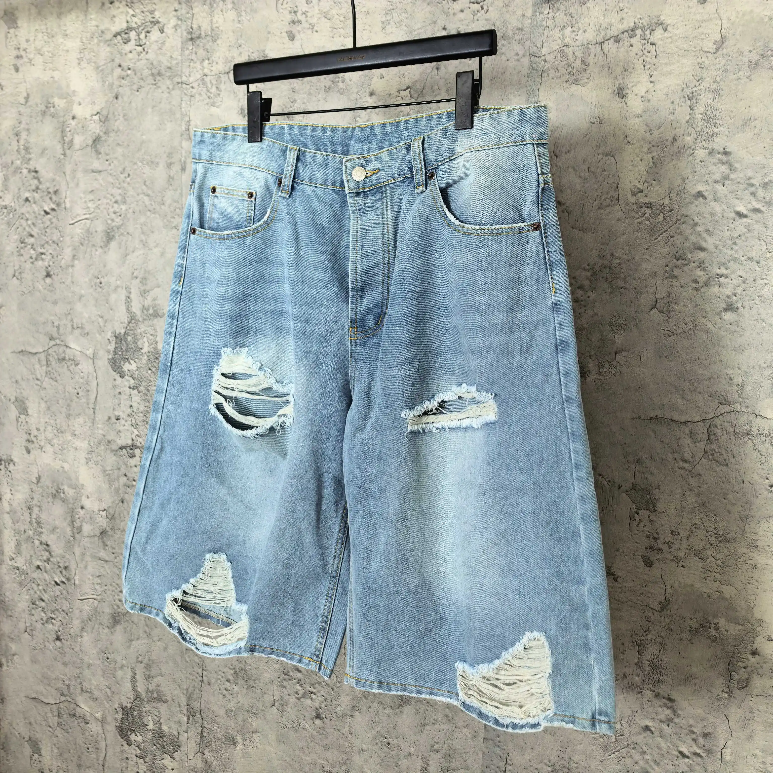 Distressed Loose-Fit Denim Shorts D18023284 — view 9
