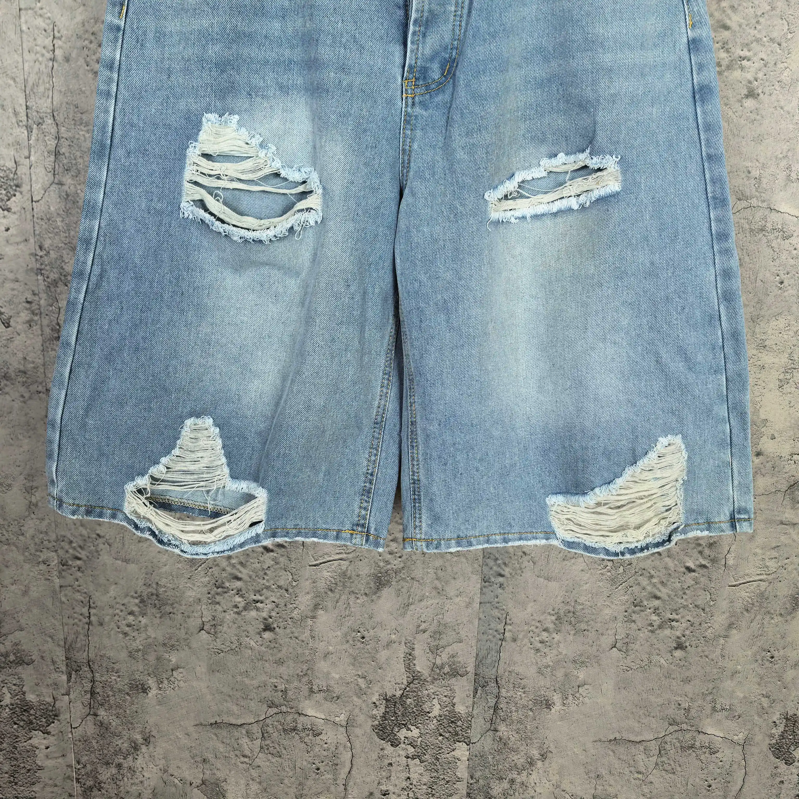 Distressed Loose-Fit Denim Shorts D18023284 — view 10