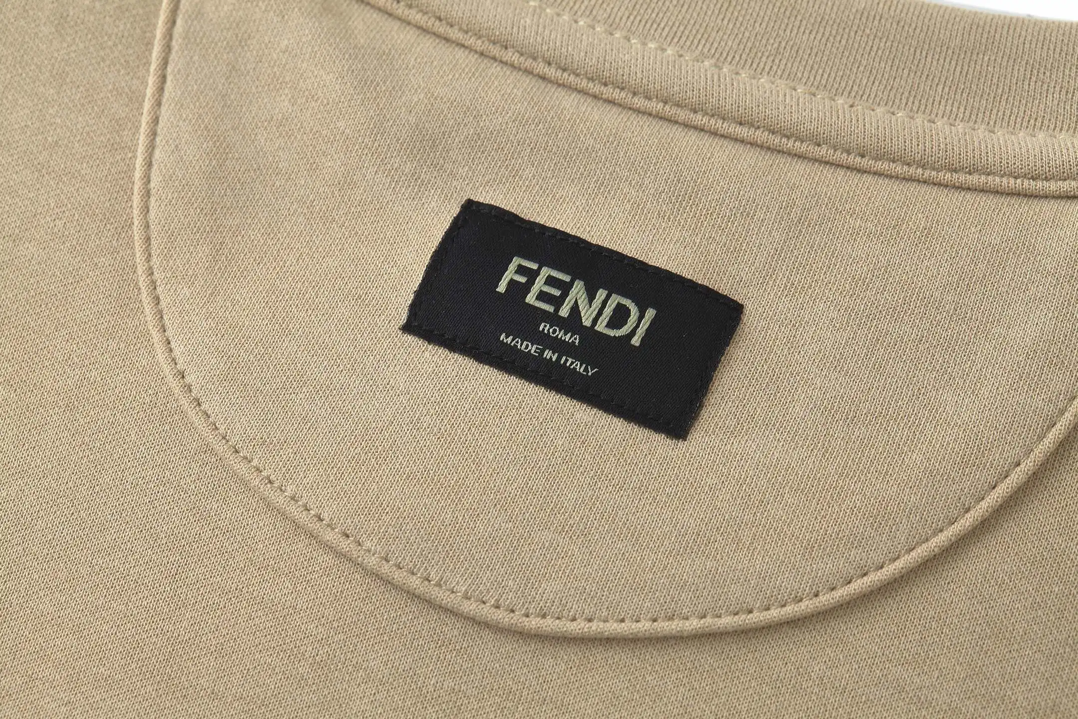 FF Logo Hardware Cotton T-Shirt D18013804 — view 4
