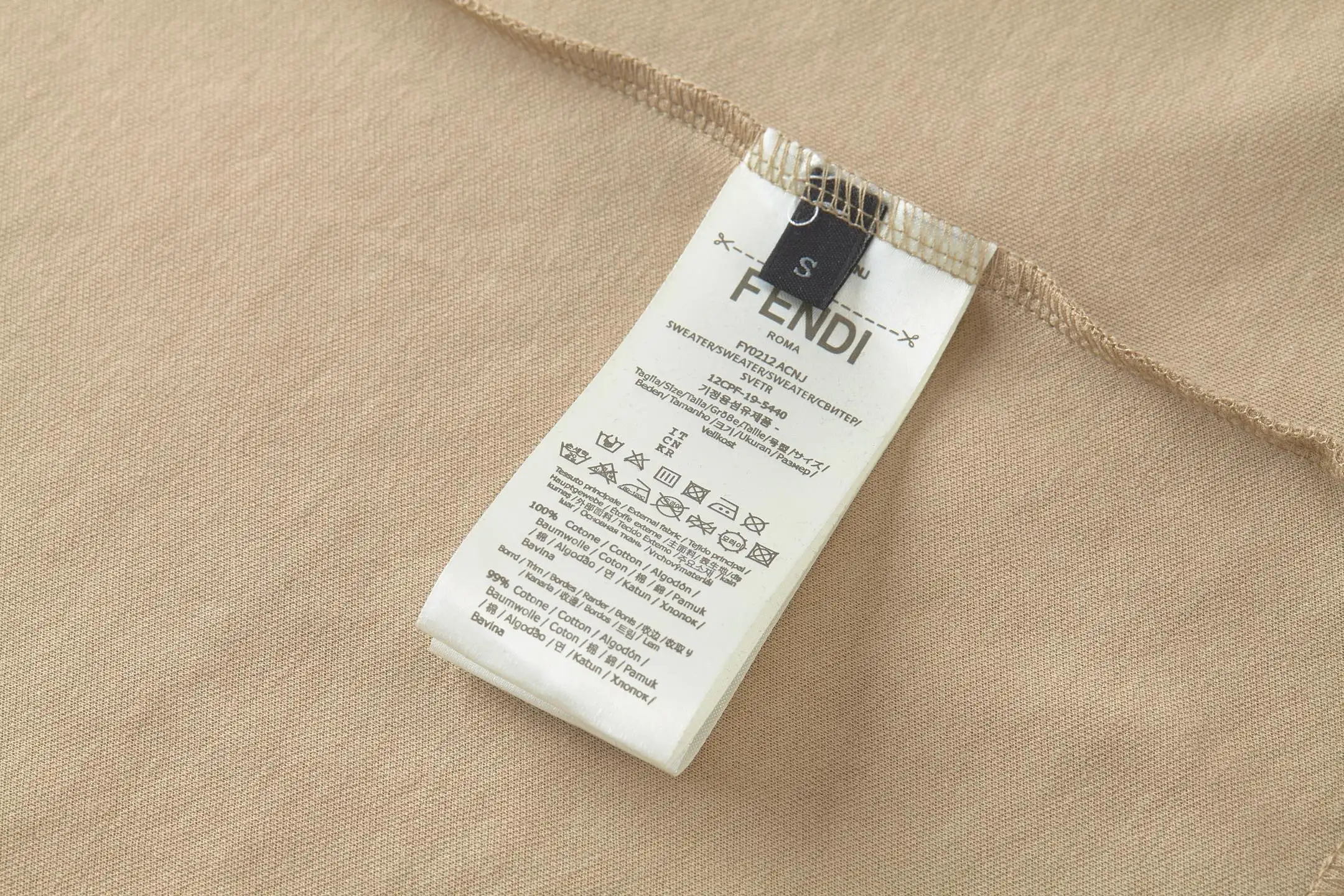 FF Logo Hardware Cotton T-Shirt D18013804 — view 9