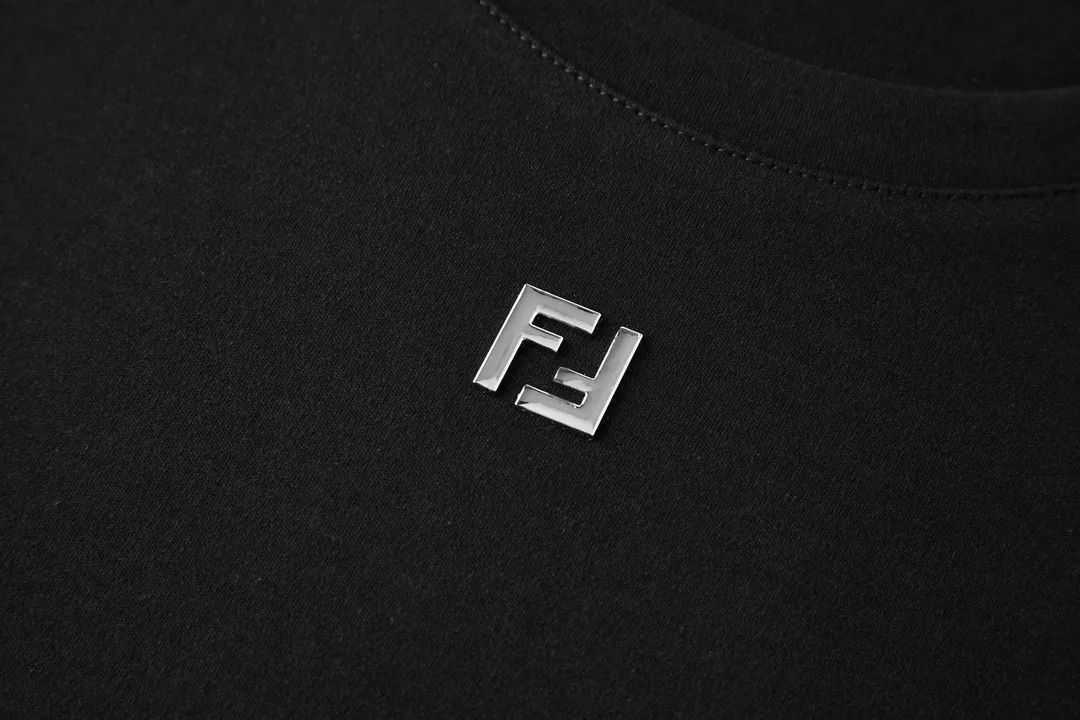 FF Logo Hardware Cotton T-Shirt D18013802 — view 5