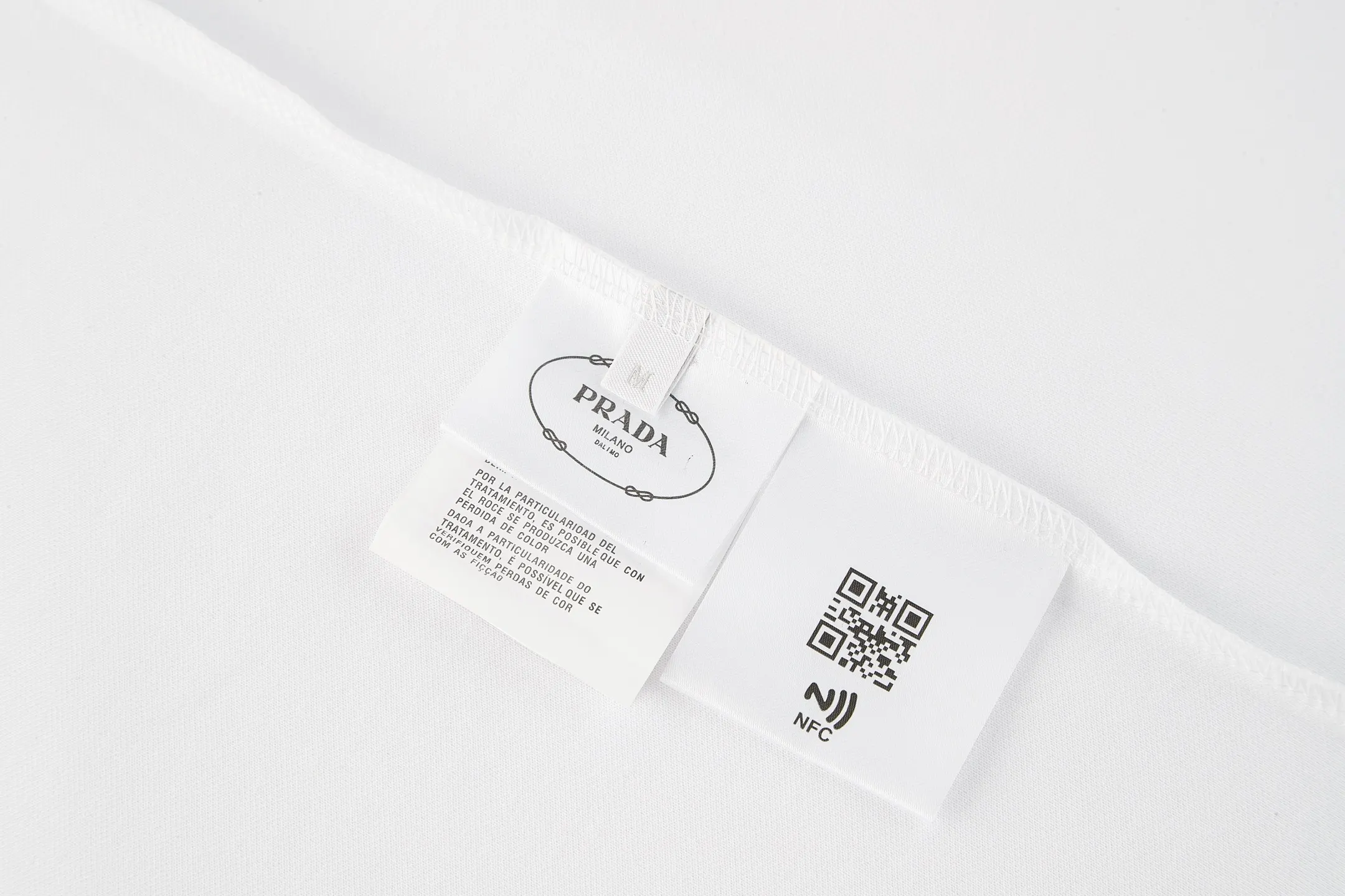 Oversized Logo-Badge Cotton T-Shirt D18013771 — view 9