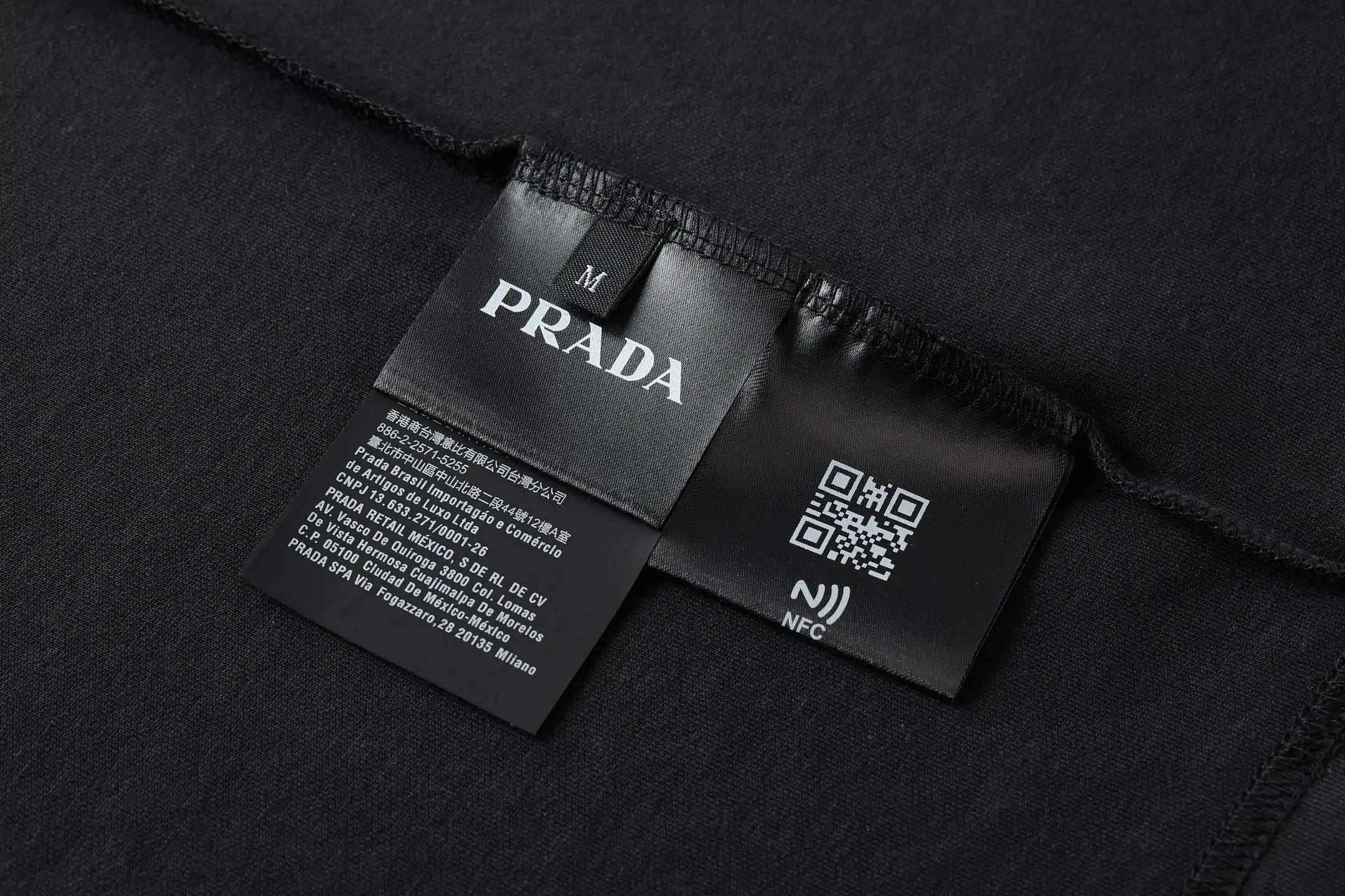 Oversized Logo-Badge Cotton T-Shirt D18013807 — view 9