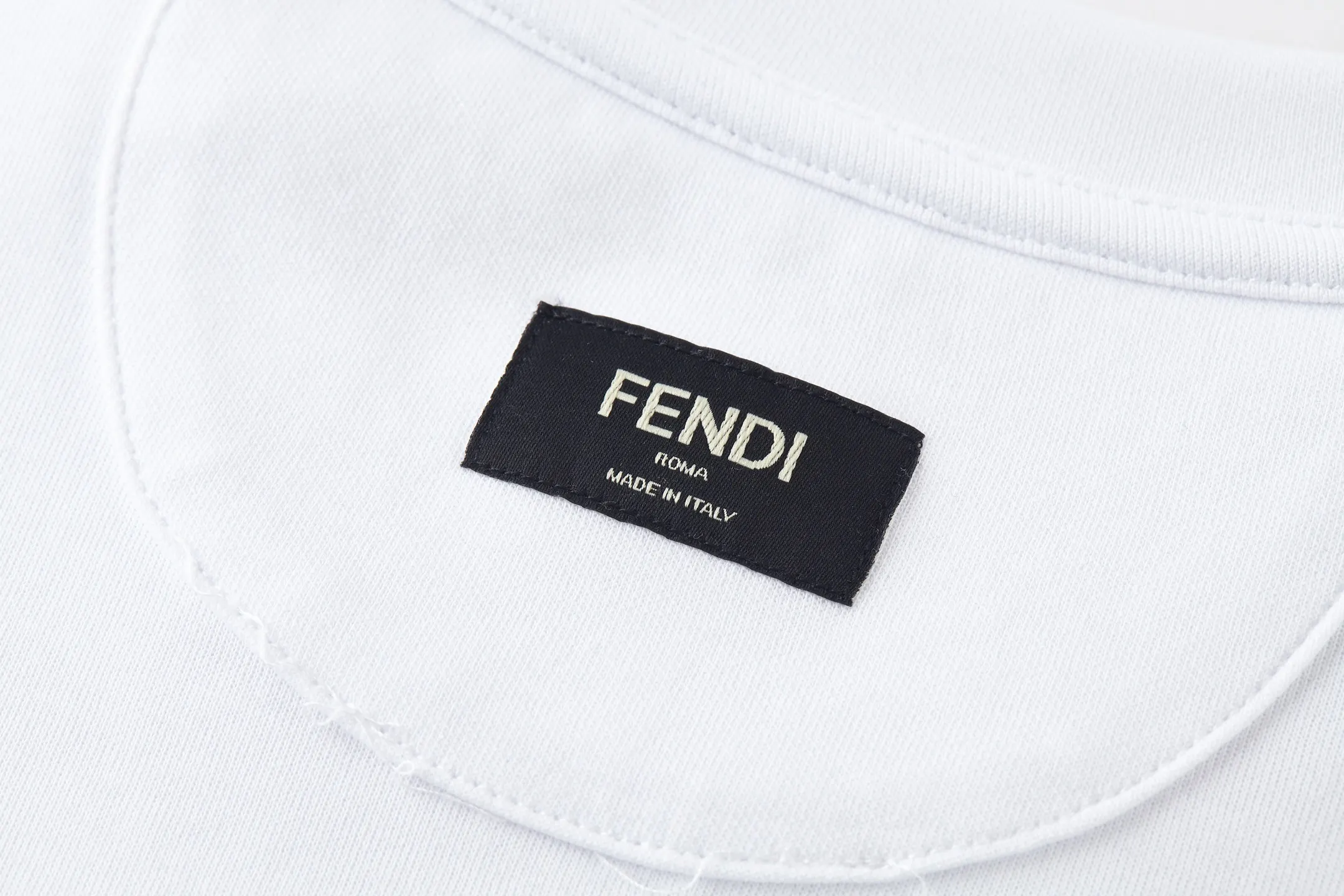 Flower Logo Embroidered Cotton T-Shirt D18513777 — view 4