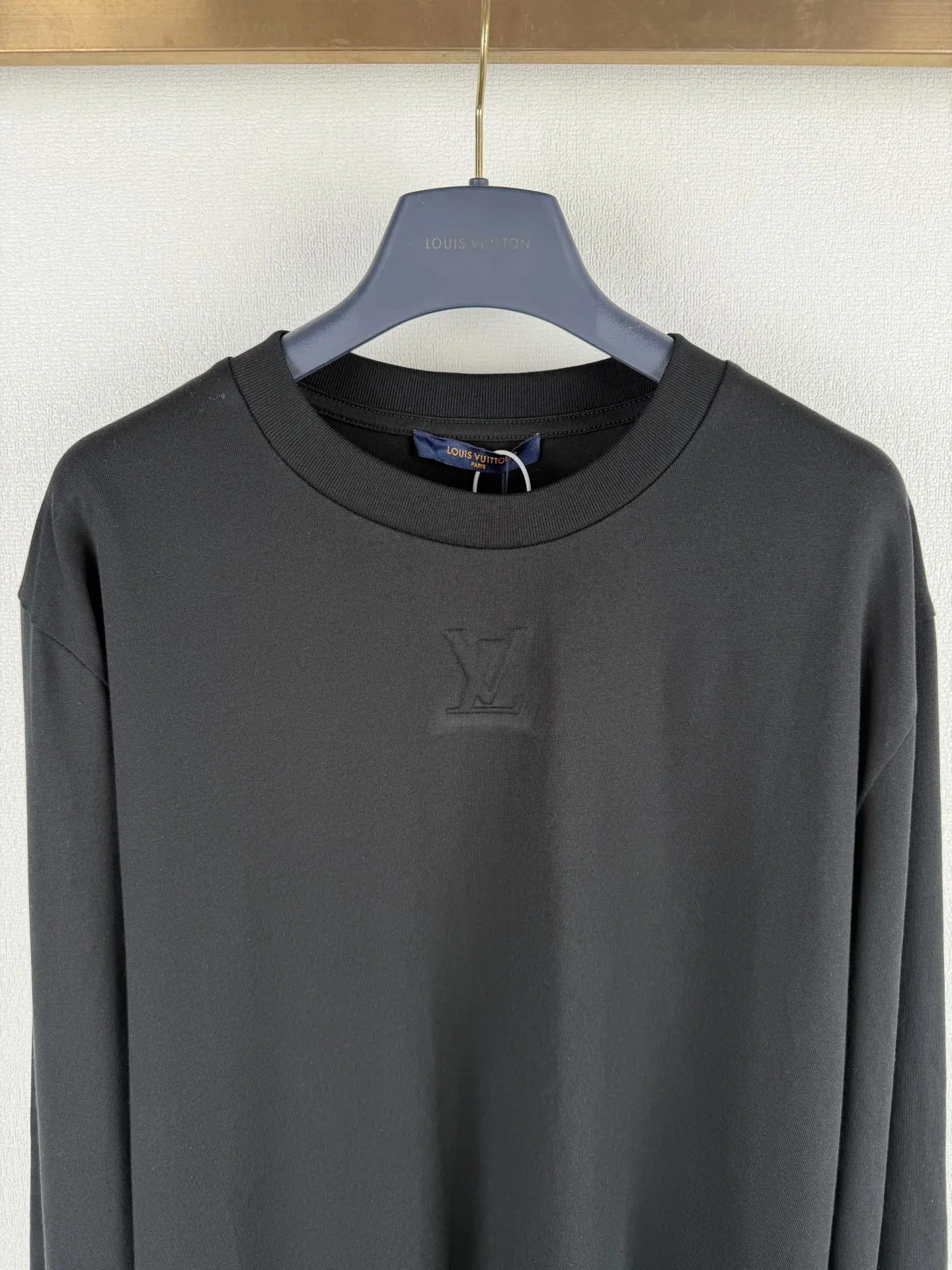 Embossed Logo Long-Sleeve T-Shirt D18523627 — view 2