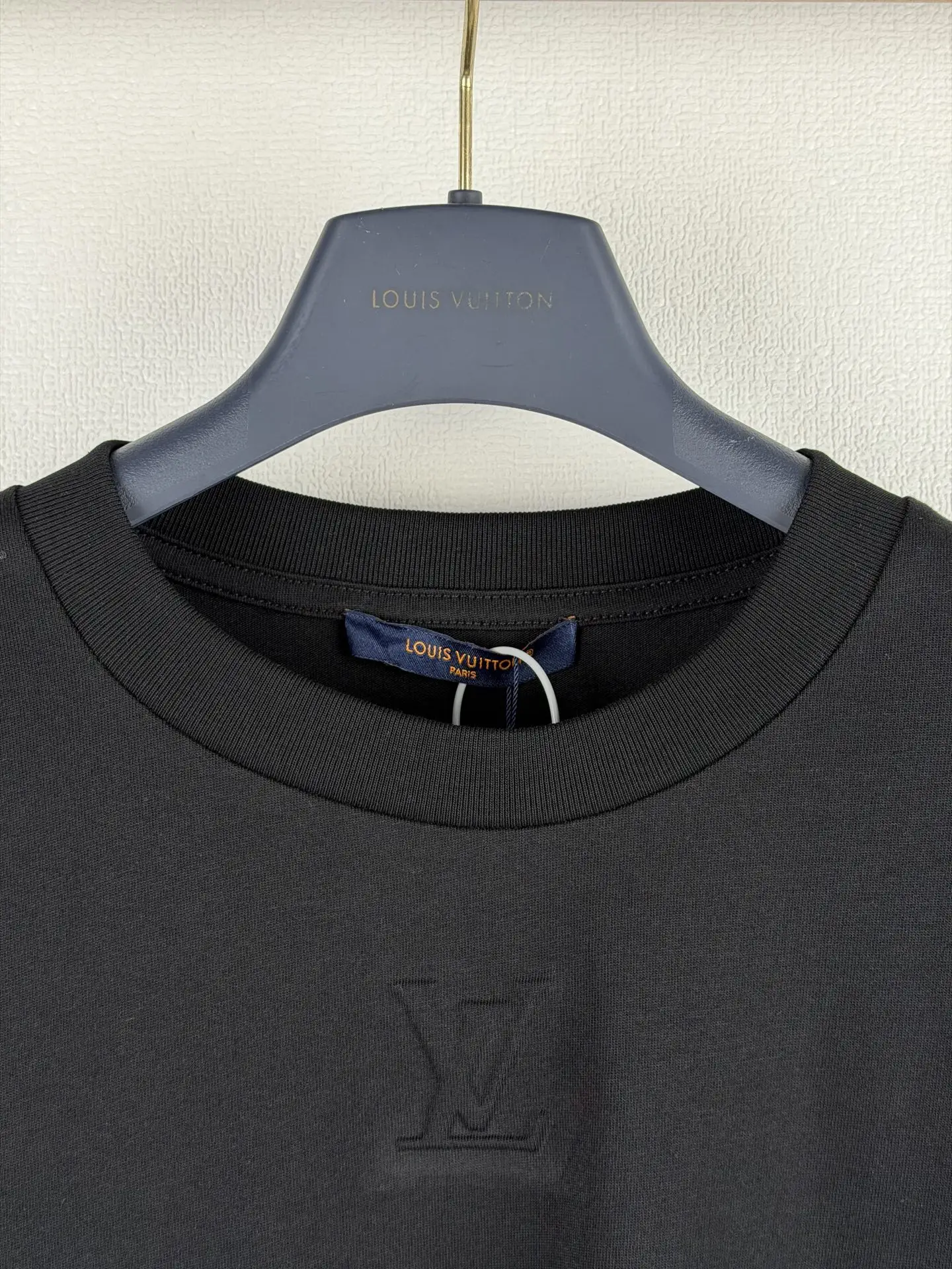 Embossed Logo Long-Sleeve T-Shirt D18523627 — view 5